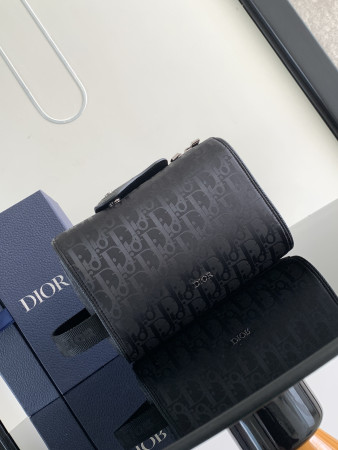 D*or lingot toiletry bag black oblique mirage technical fabric 8.5 x 5 x 4 inches