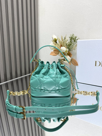 small D*or jolie bucket bag 17 x 16 x 10.5 cm