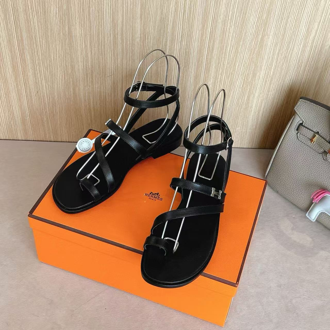 ua H**me5 harmonie sandal