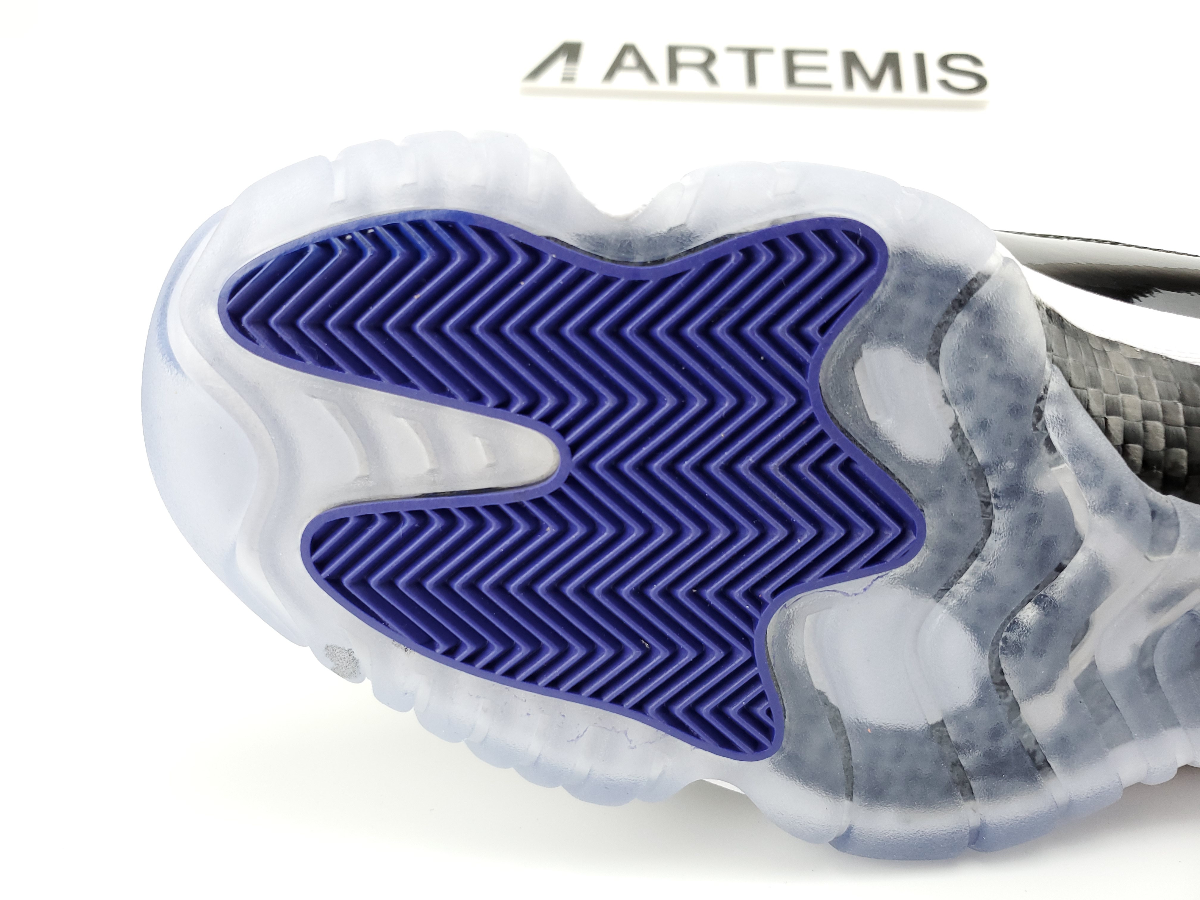 Jordan 11 Retro Space Jam (2016)