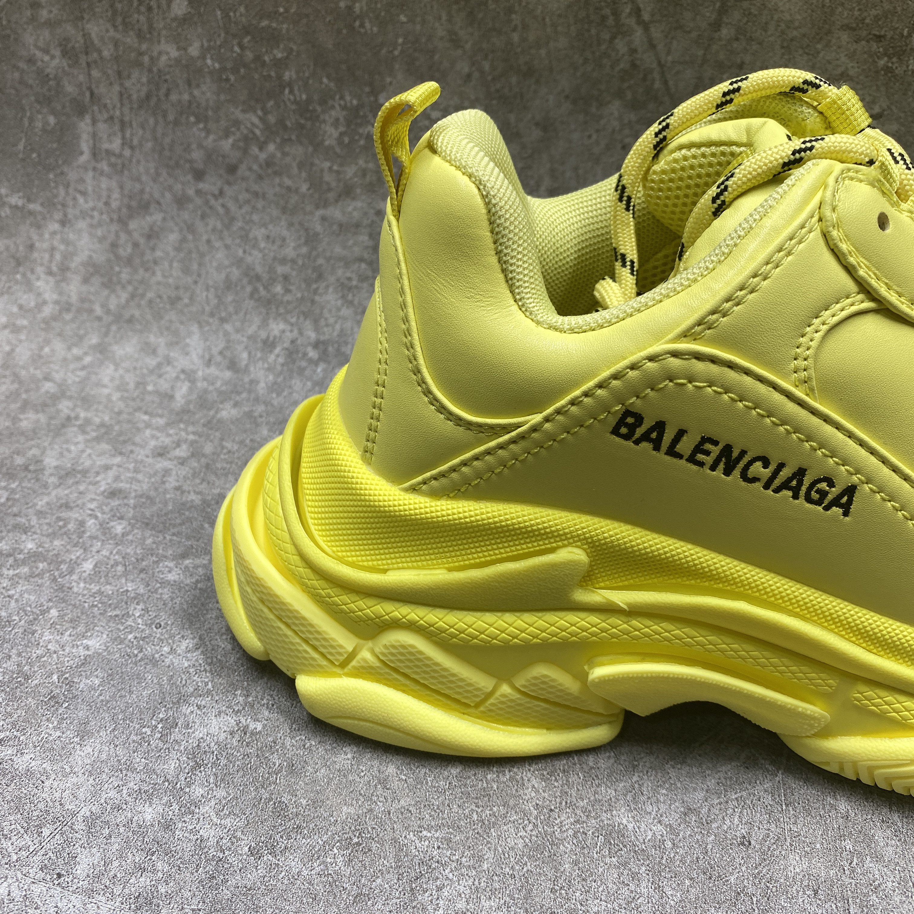 Balenciga Triple S Light Yellow