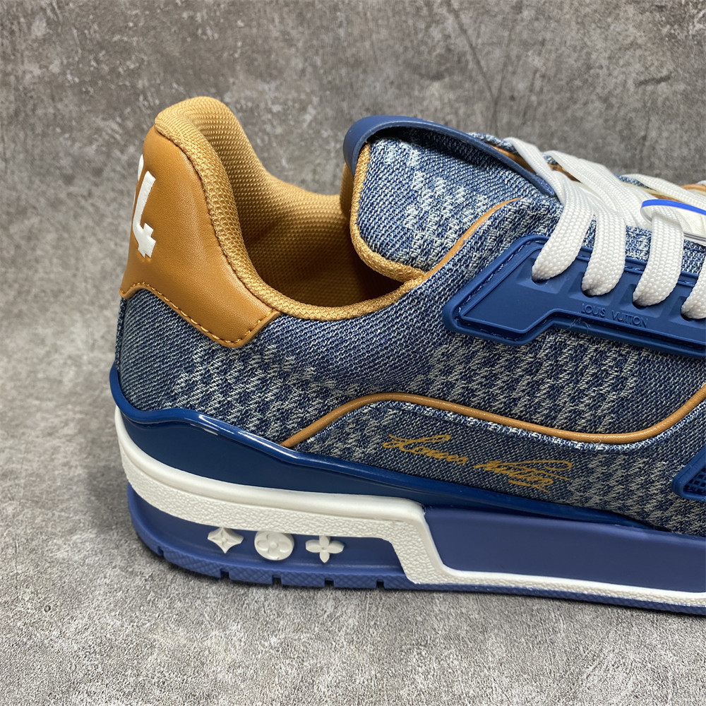 UA LV Trainer Sneaker