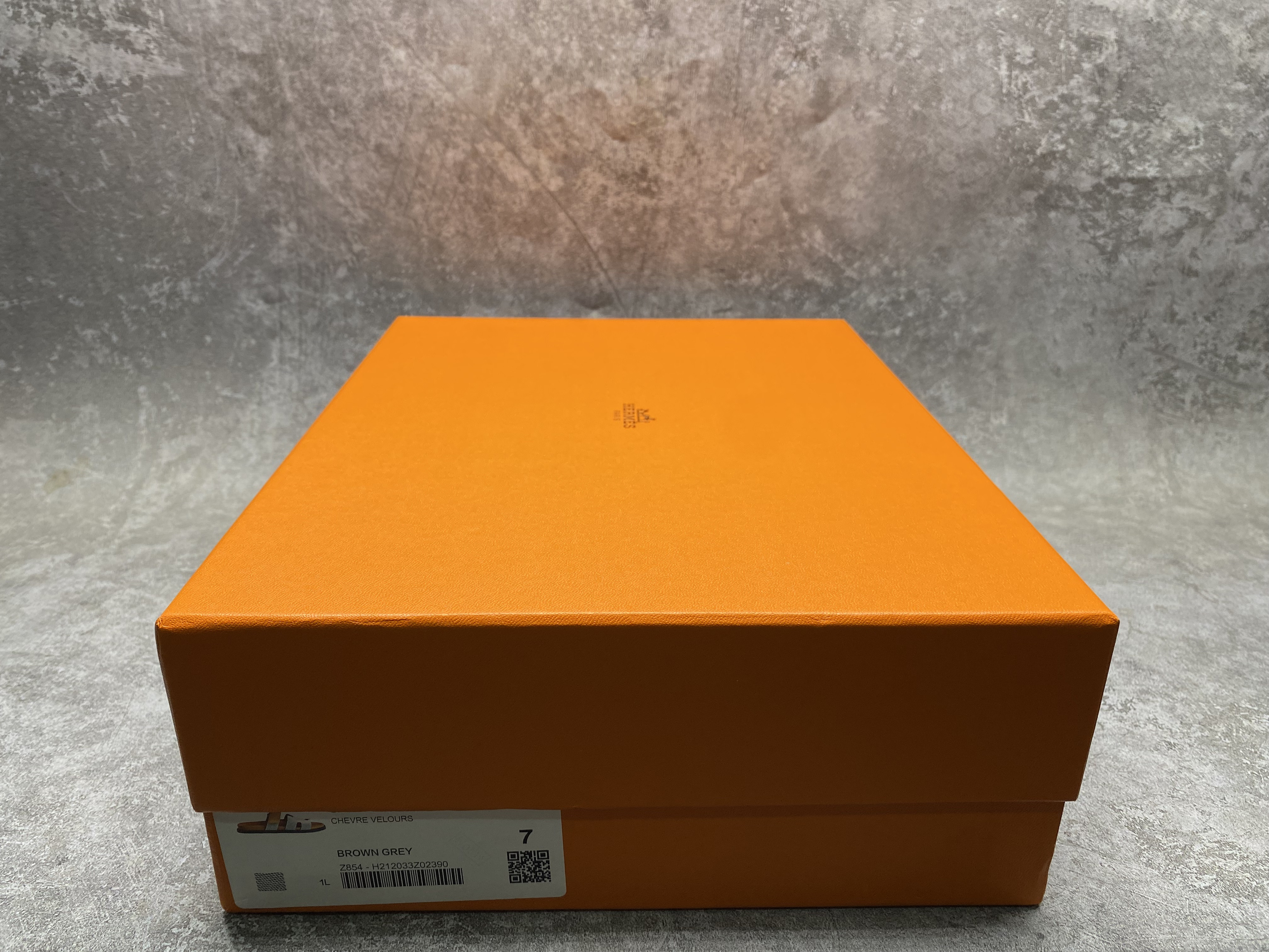 ua H**me5 chypre sandal