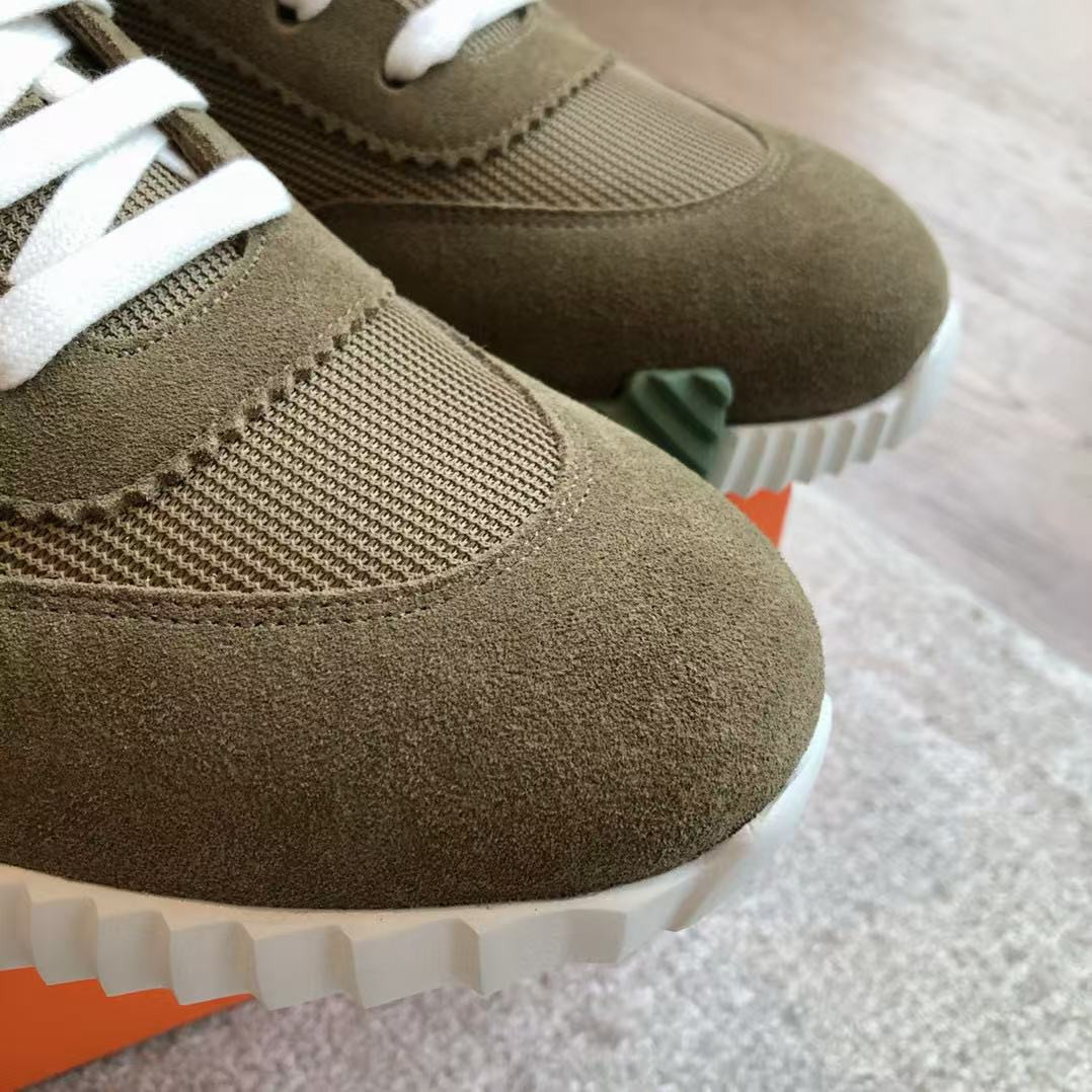 ua H**me5 bouncing sneaker