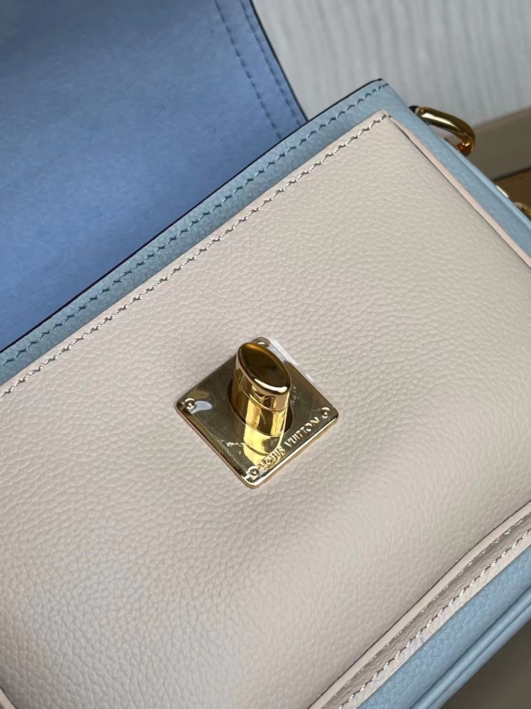 LV LOCKME TENDER M59984