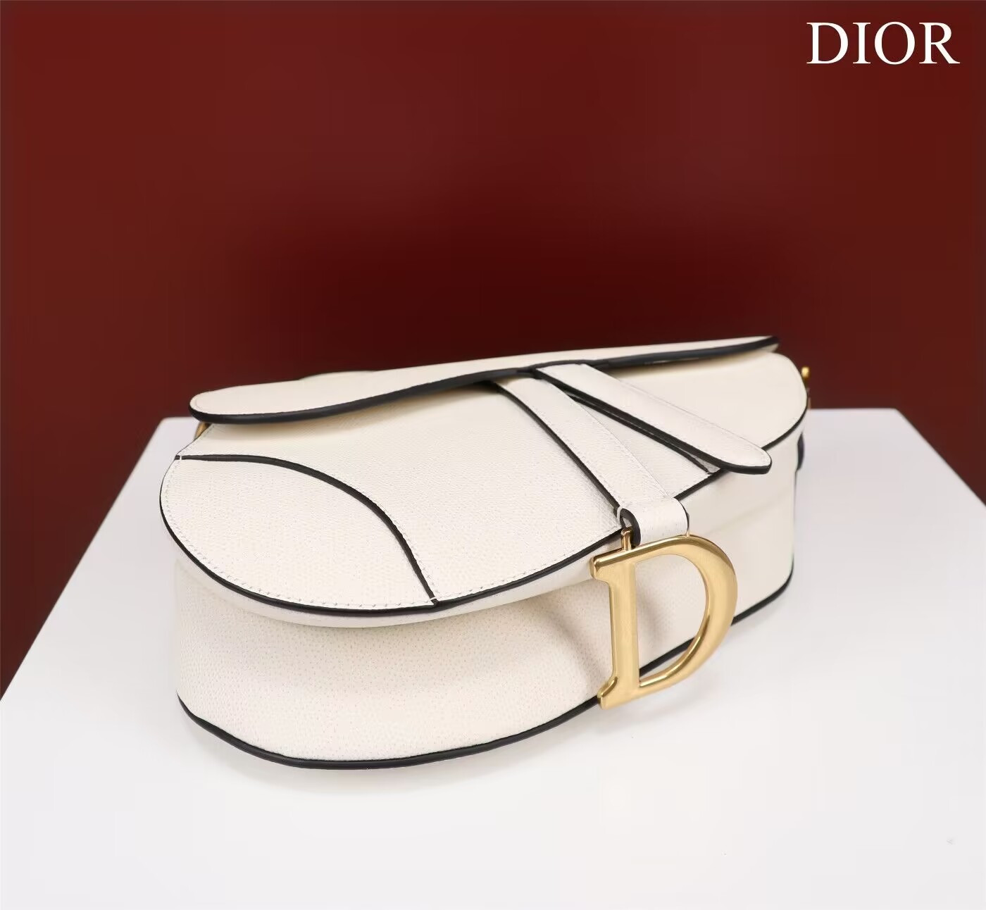 D*or mini saddle bag with strap grained calfskin 19 x 16 x 5 cm