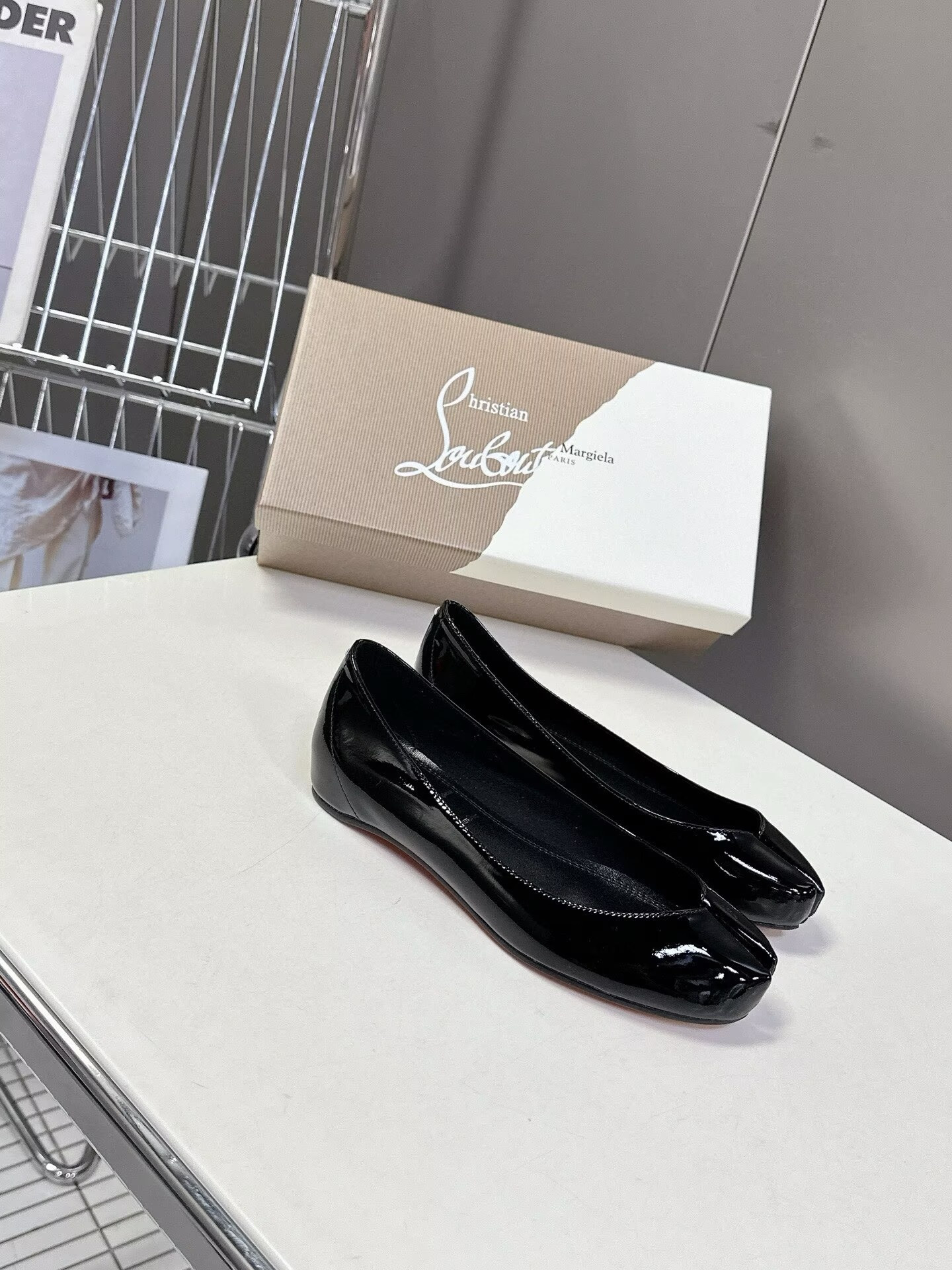 ua Ch**an louboutin marlougiela ballerinas patent calf leather