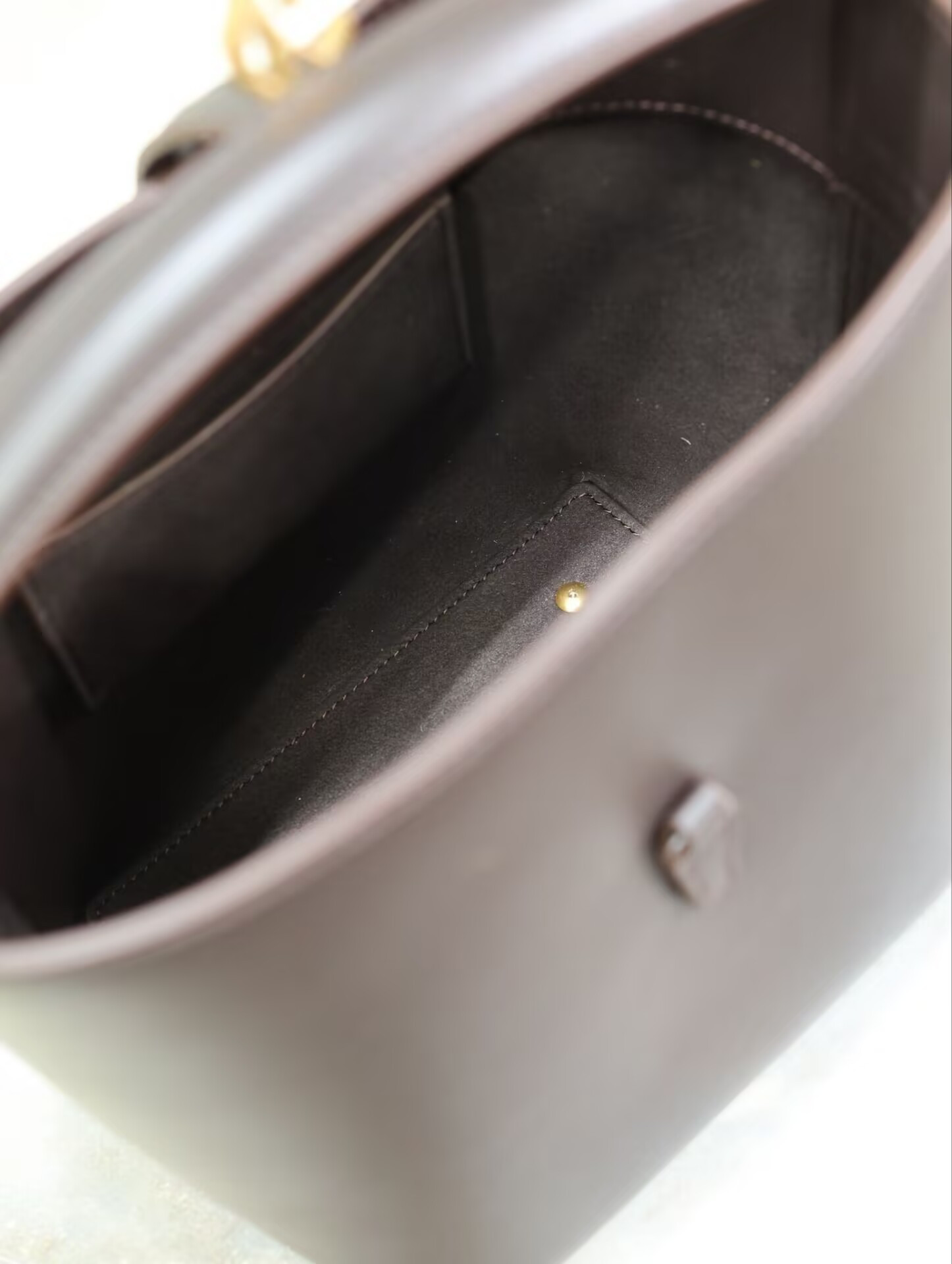 Y*L le 37 in shiny leather 17x20x13cm