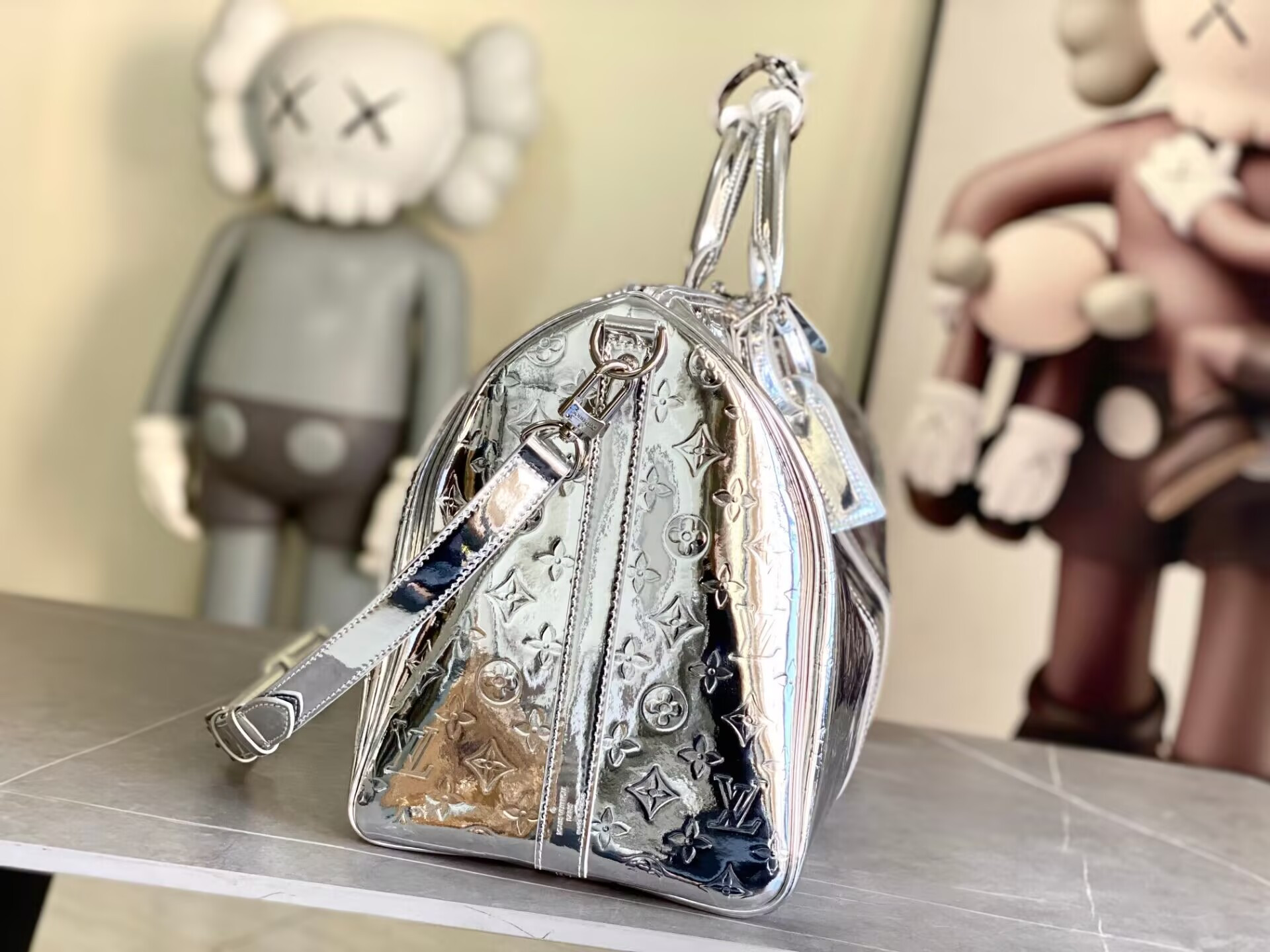 LV Keepall Bandoulière 50 M26766 50x29x23cm