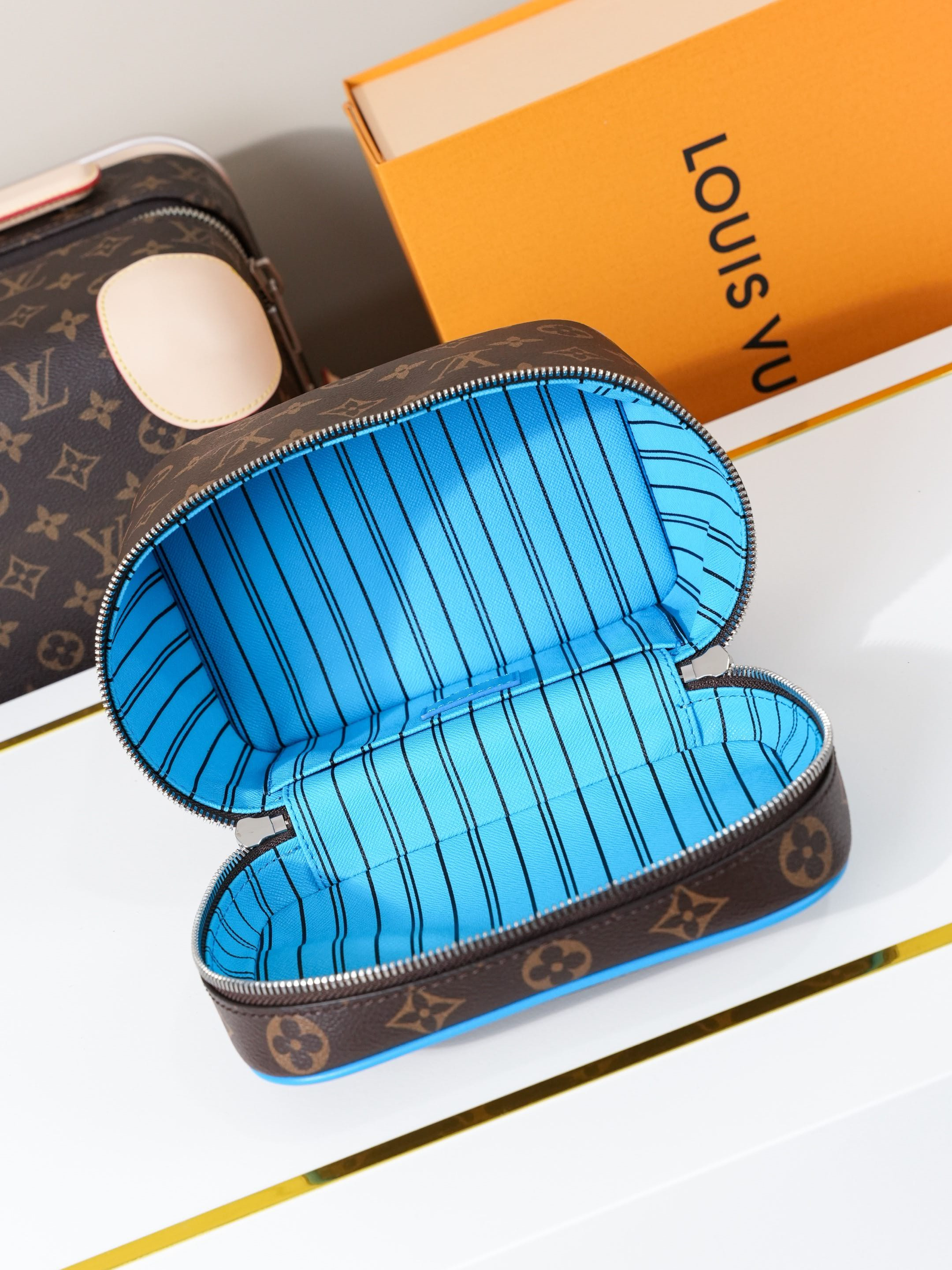 LV Nice Mini Makeup Bag M12647 13.5x12x20cm