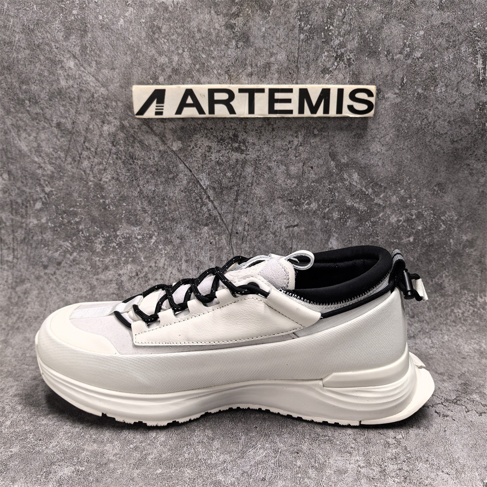 ua Can*a Go*e glacier trail sneaker