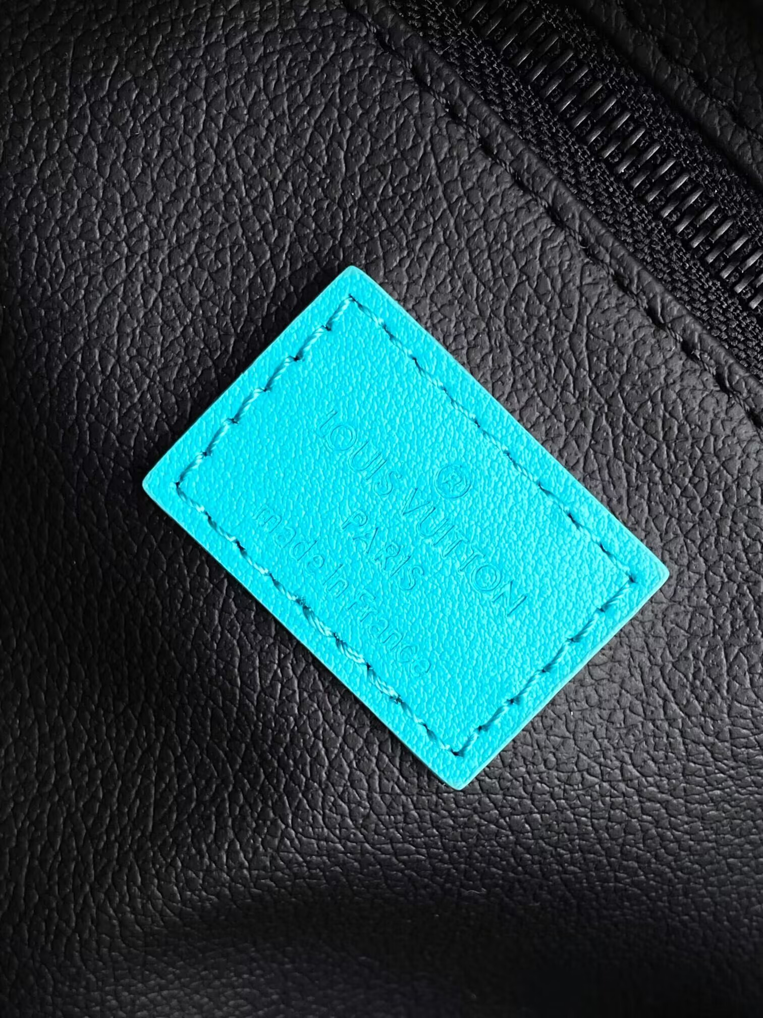 LV Dopp Kit Toiletry Bag M11482   28 x 15 x 16.5cm