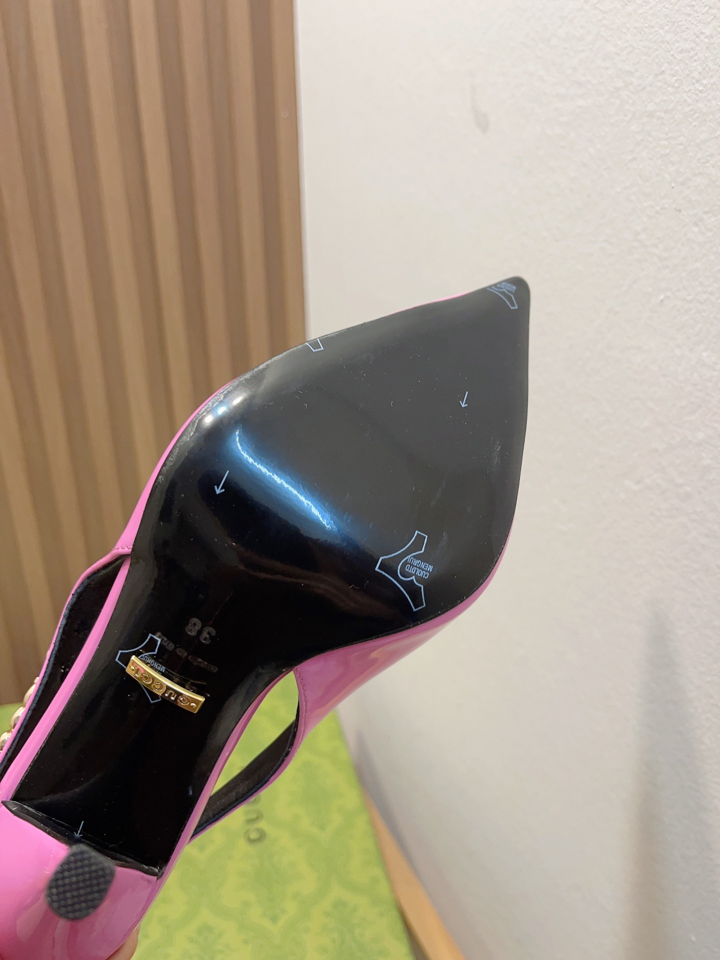 G*u*i signoria slingback pump high