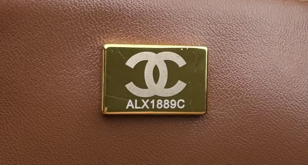 Ch*el mini classic 11.12 handbag 25 15.5 × 25.5 × 6.5 cm