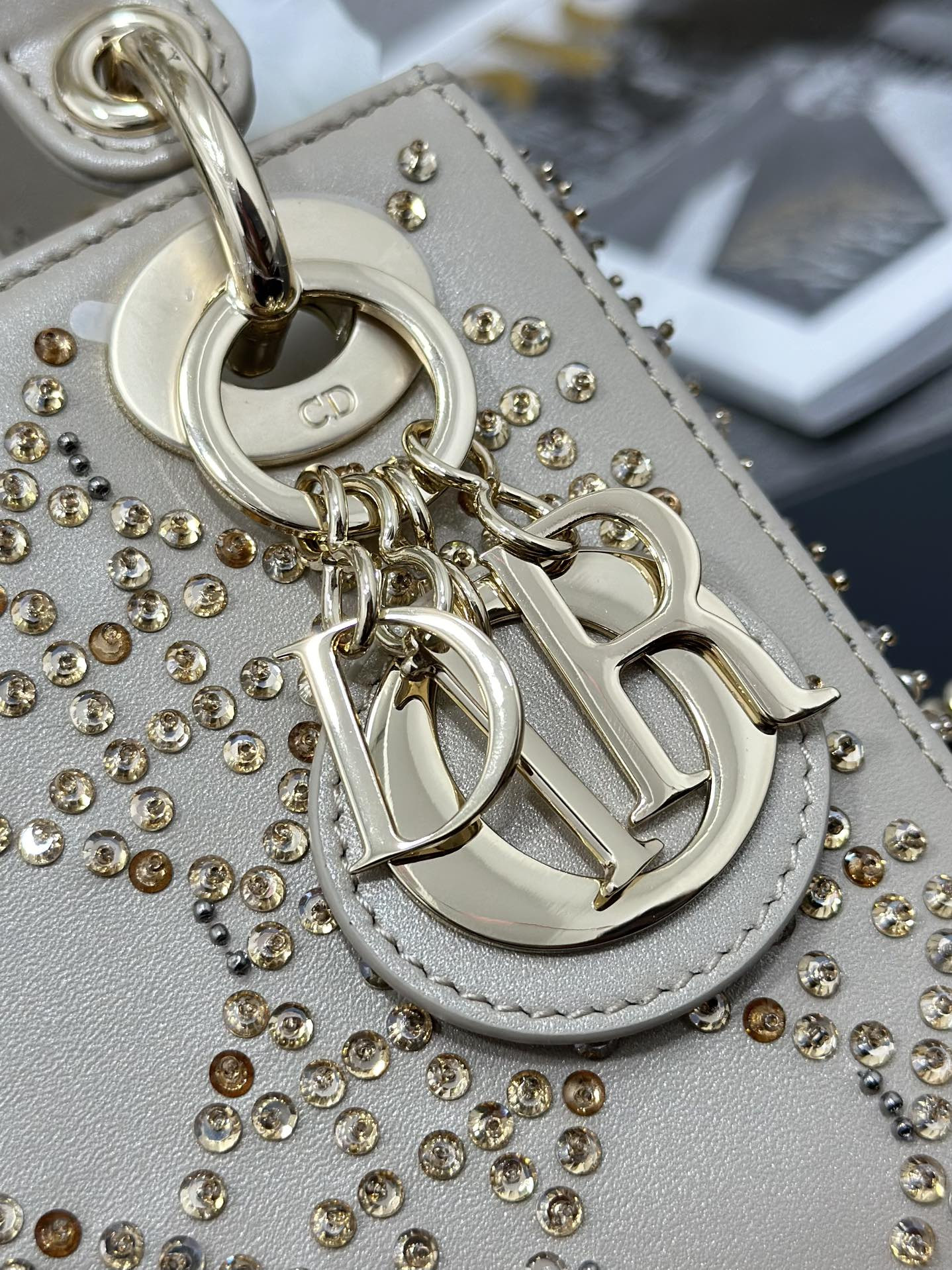 D*or mini lady D*or 17  x 15  x 7cm