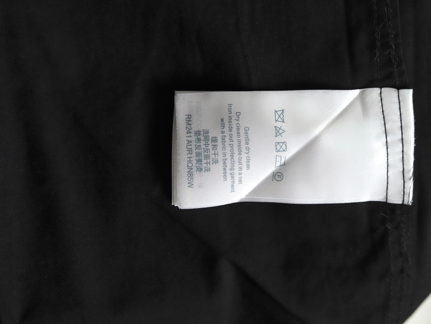 l0*is V*t0n lv long-sleeved shirts