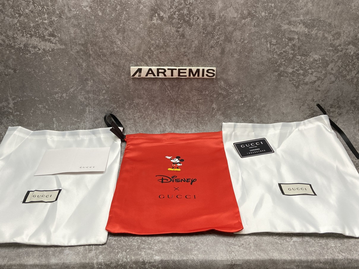 G*u*i rhyton x disney