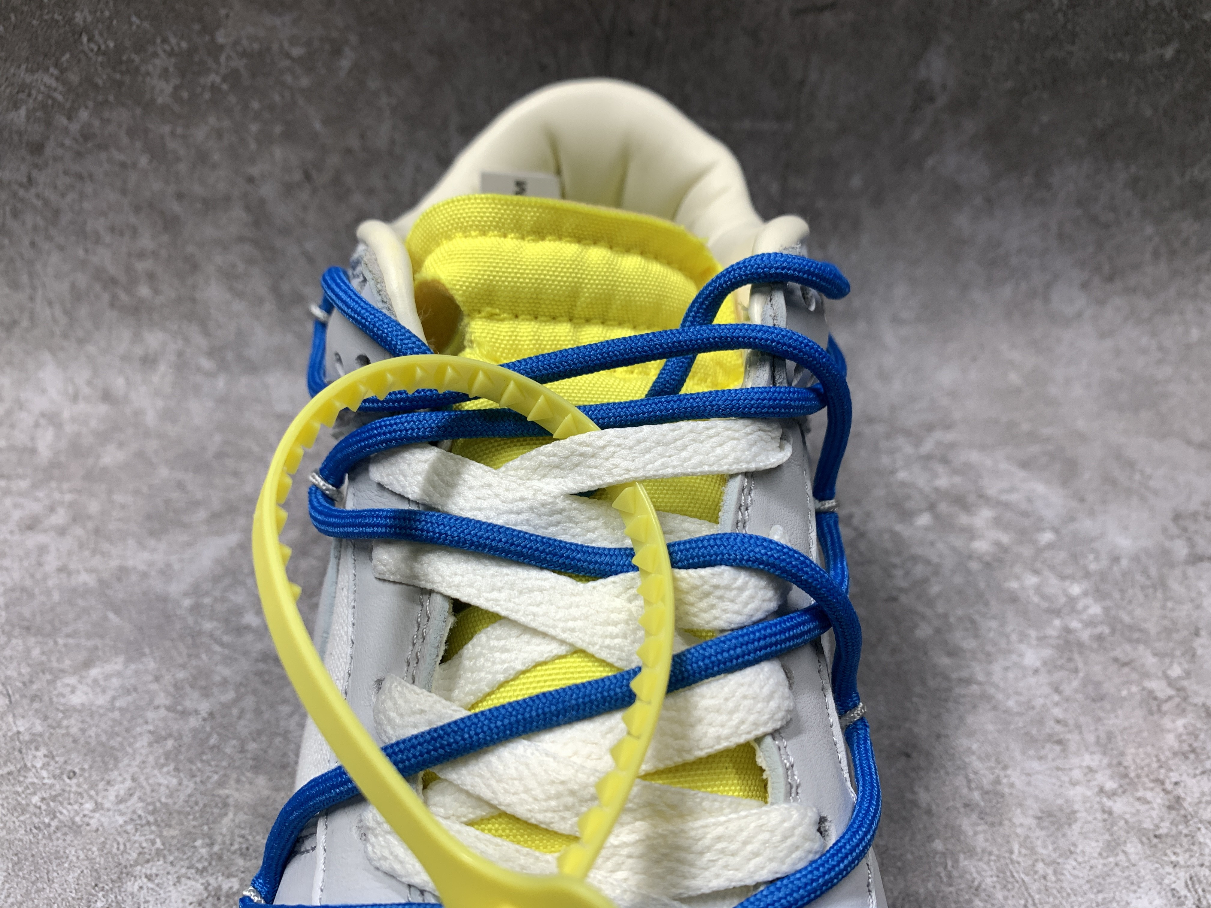 Off-White x Dunk Low