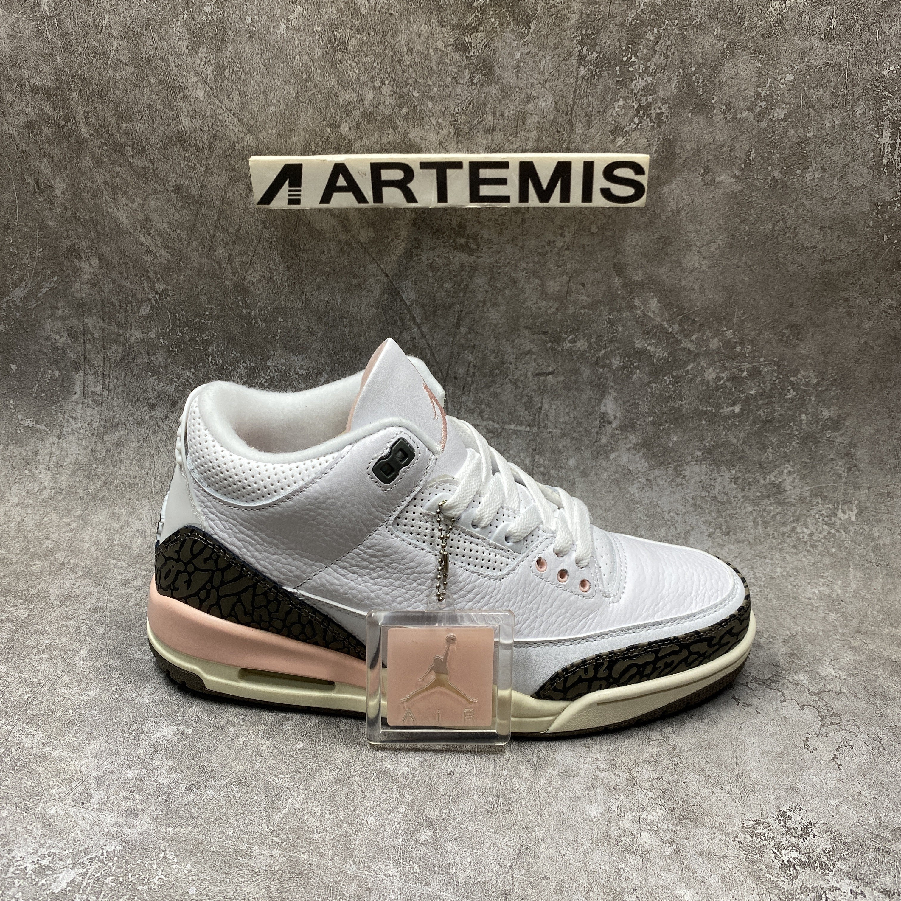 Air Jordan 3 Retro Neapolitan Dark Mocha