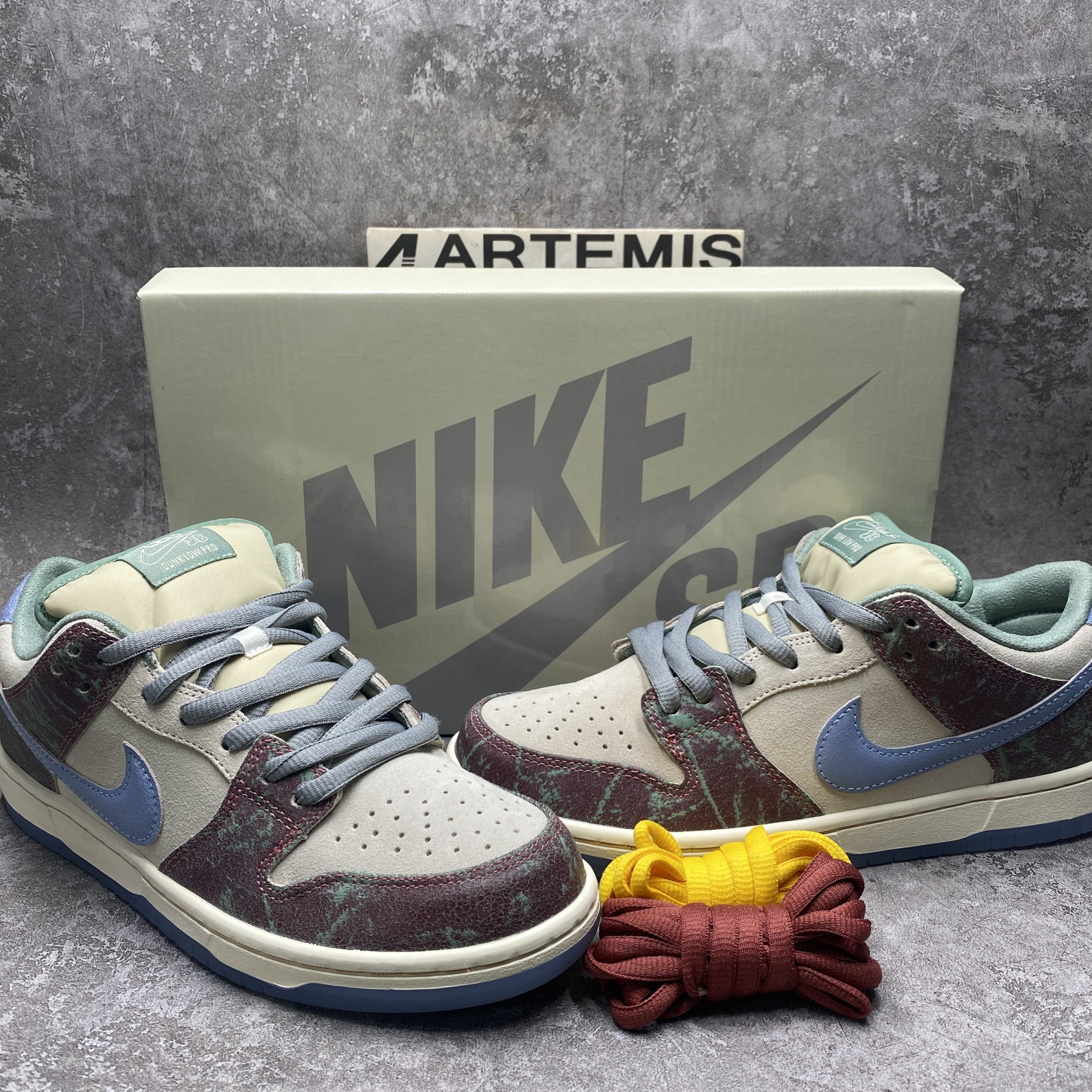 Nike SB Dunk Low Crenshaw Skate Club
