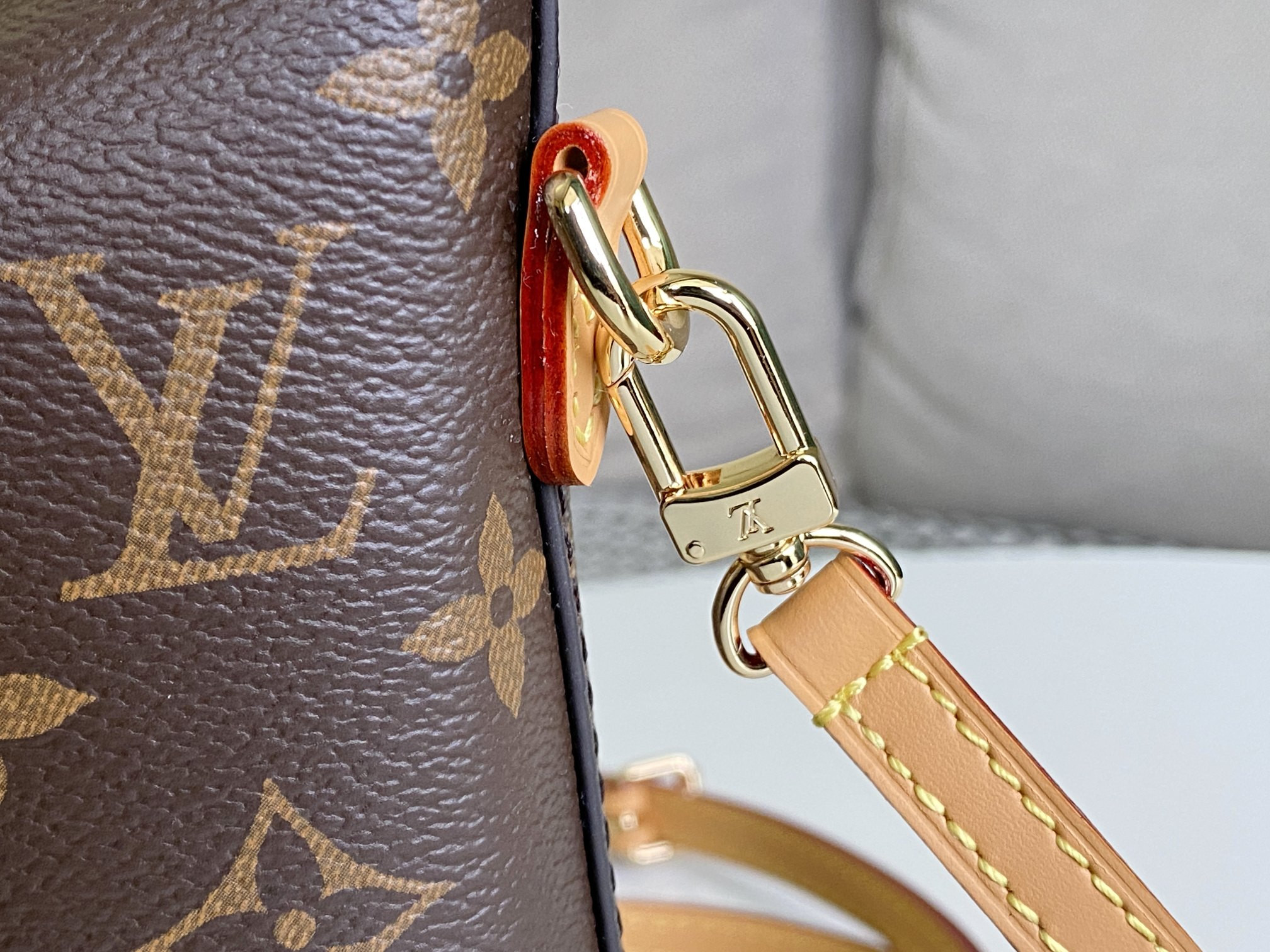 LV Fold Me Pouch M80874 14.5x18x6.5cm