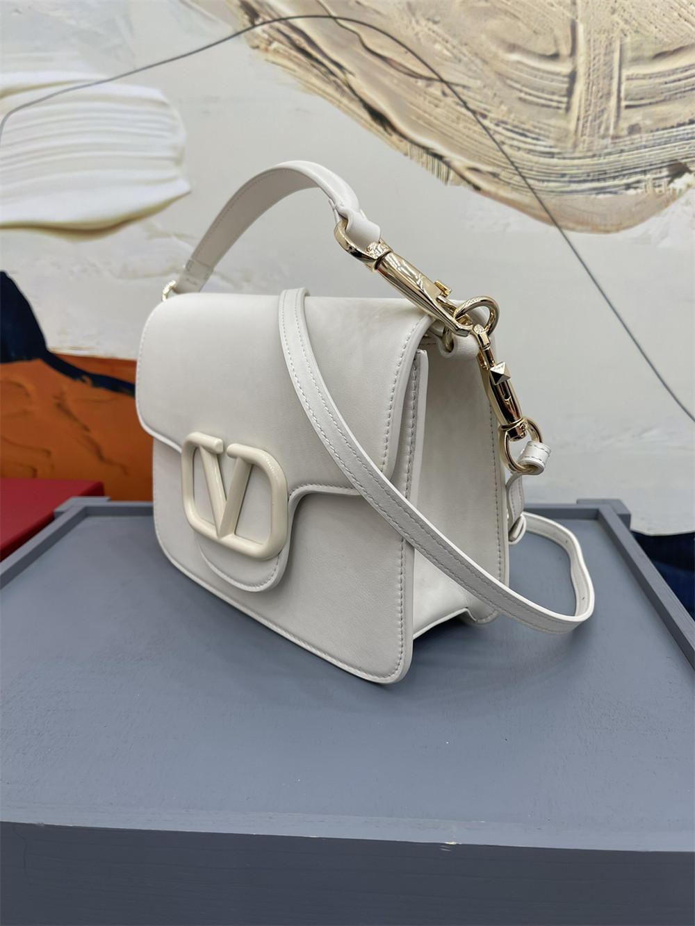 Va1e*ntin0 garavani locÒ calfskin shoulder small bag with white hardware 22 x 16  x 7 cm