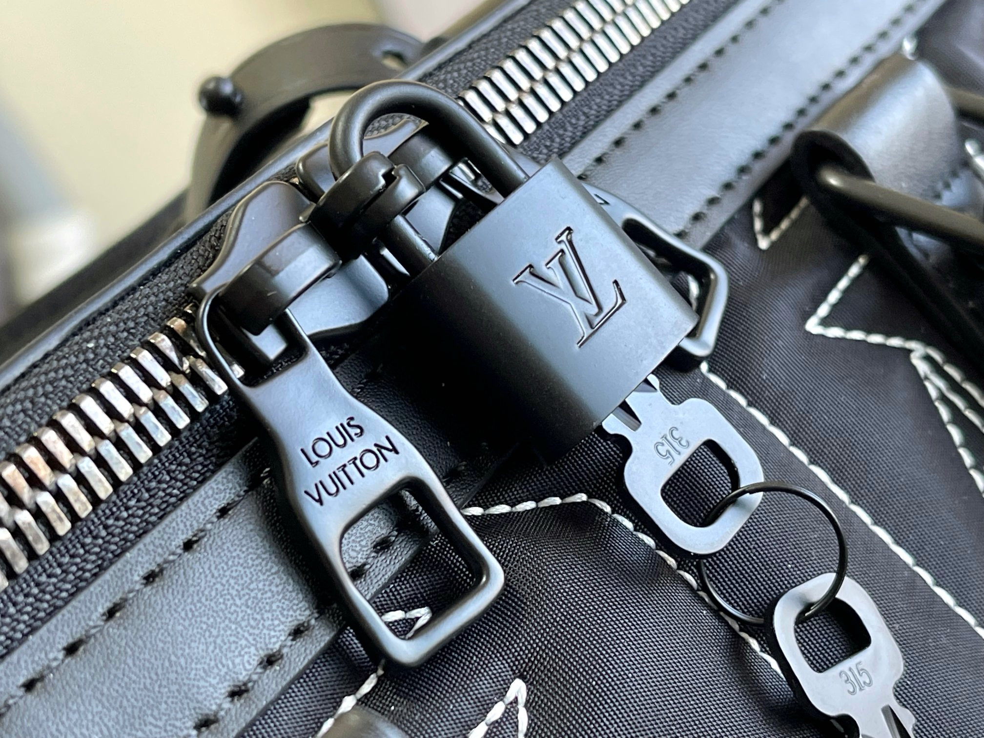 l0*is V*t0n keepall bandoulière 50 m21382