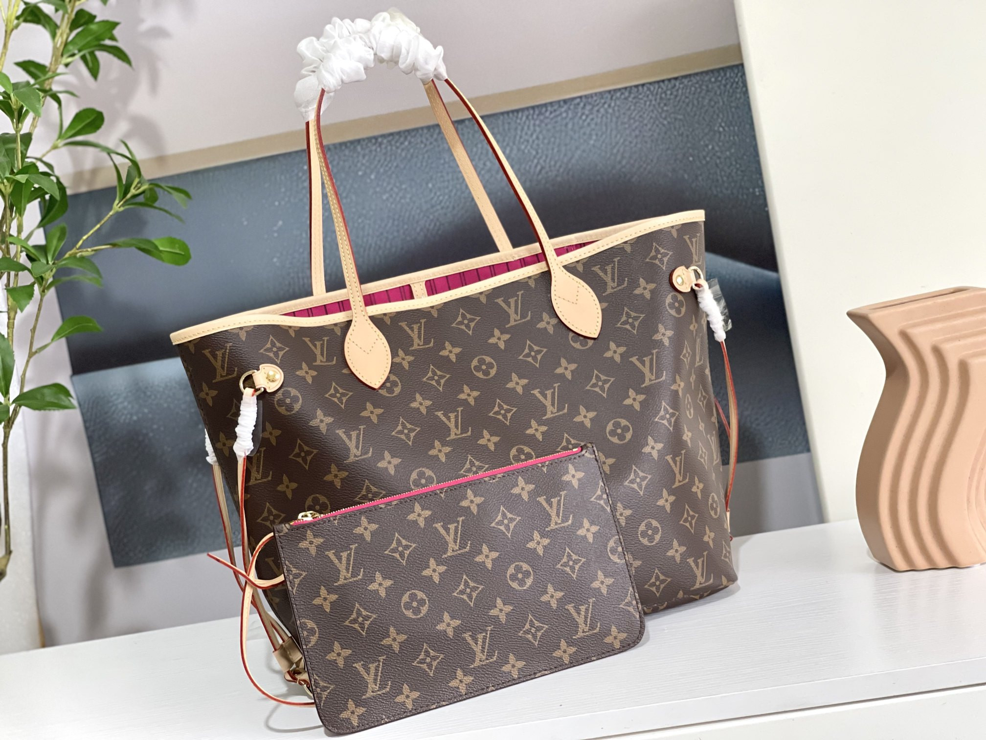 l0*is V*t0n m41178 neverfull mm 12.6 x 11.4 x 6.7 inches without box