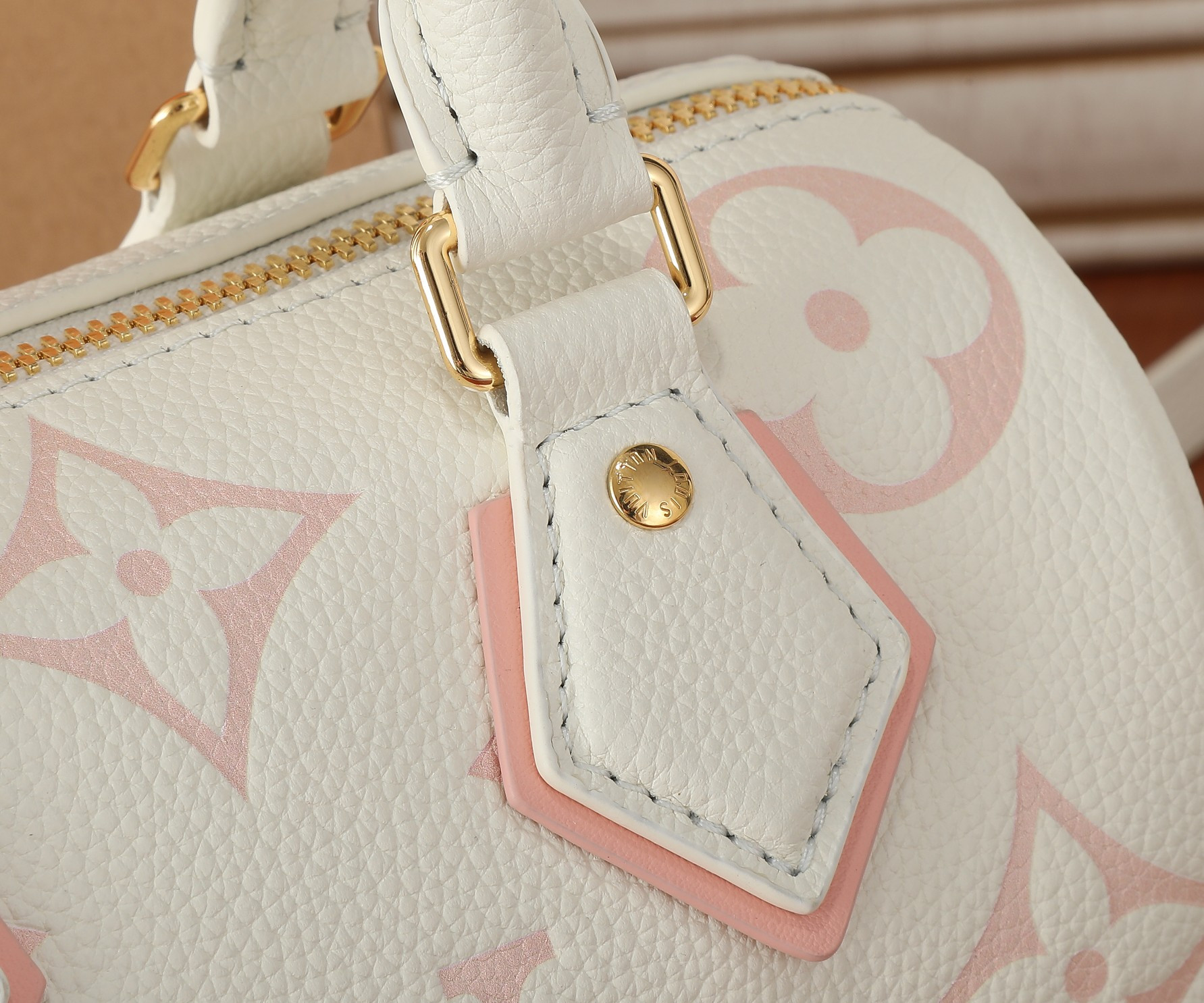 LV Speedy Bandoulière 20 M46875 8.1 x 5.3 x 4.7 inches