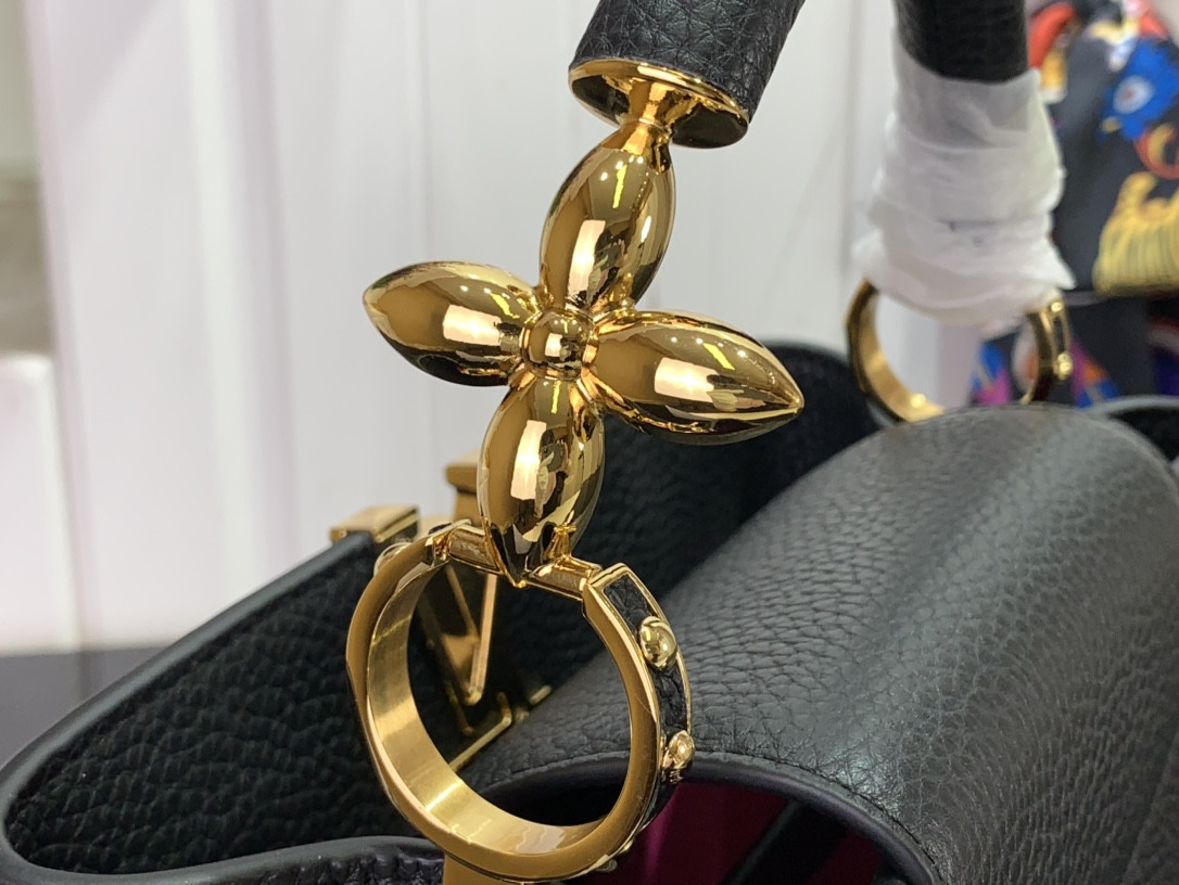 LV Capucines Mini M24698  27x18x9 cm