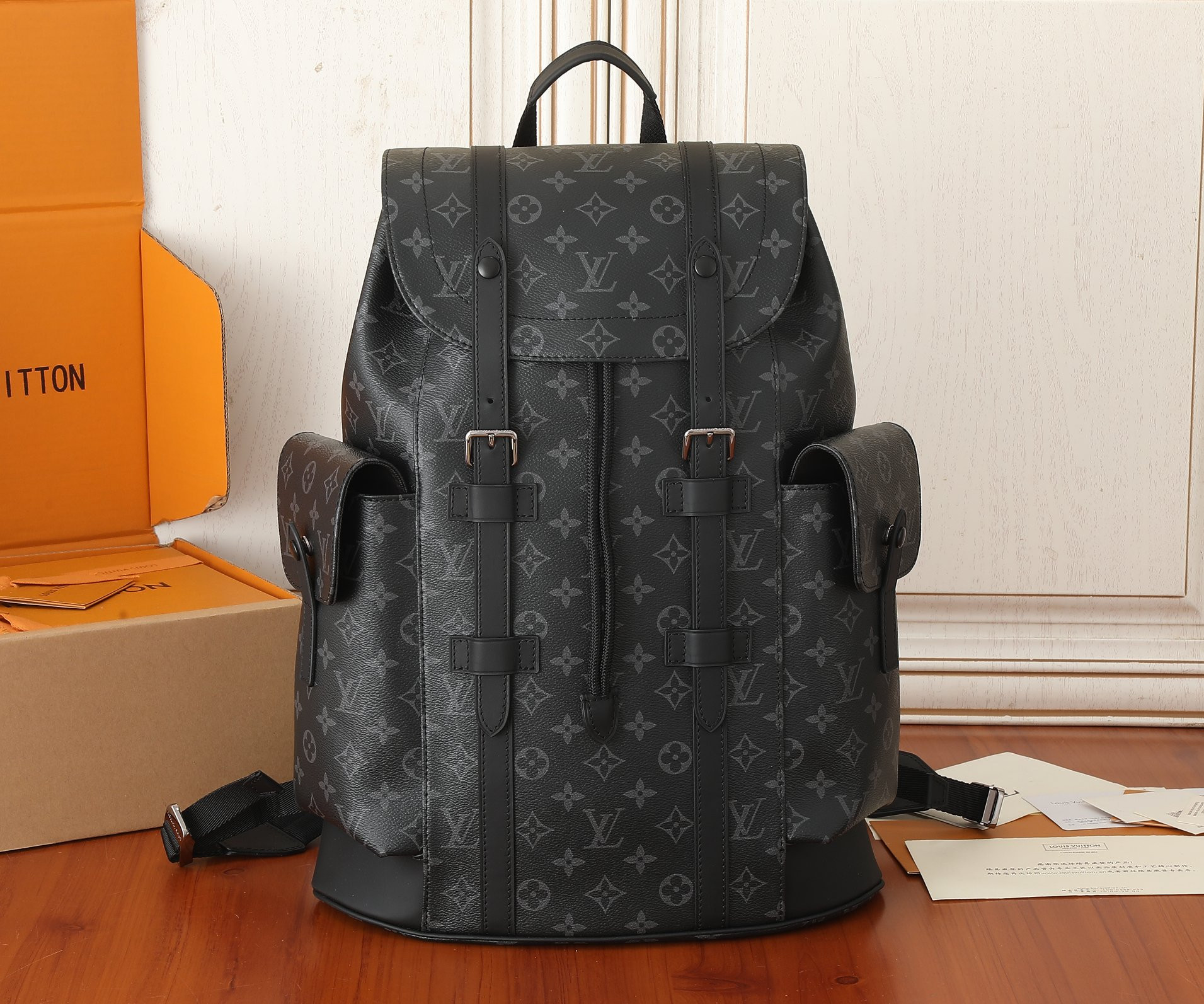LV Christopher MM M43736 15 x 17.3 x 4.9 inches