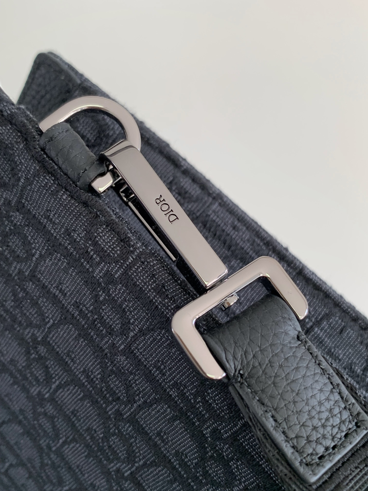 D*or a5 triangle pouch 27 x 19.5 x 6 cm