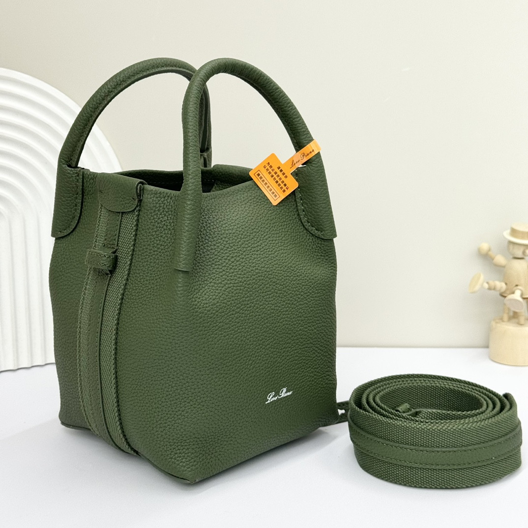 L**o p*ana micro bale bag grained calfskin 23 x 16 x 14 cm