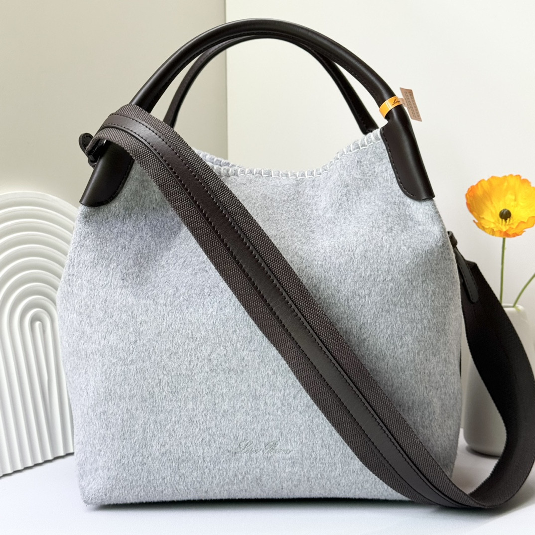 L**o p*ana large bale bag 24 x 20 x 27 cm