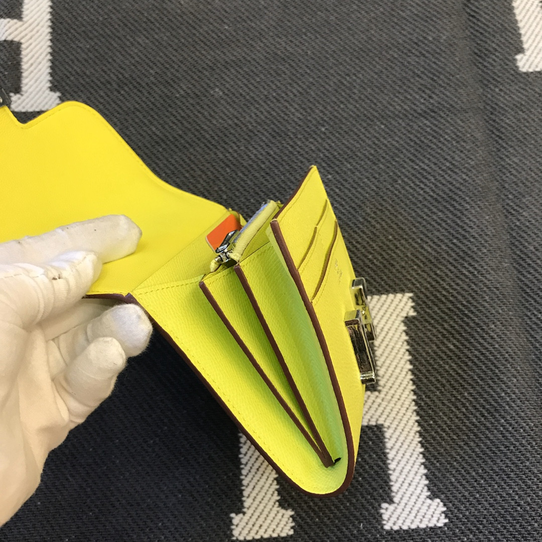 H**me5 wallet 13x12cm