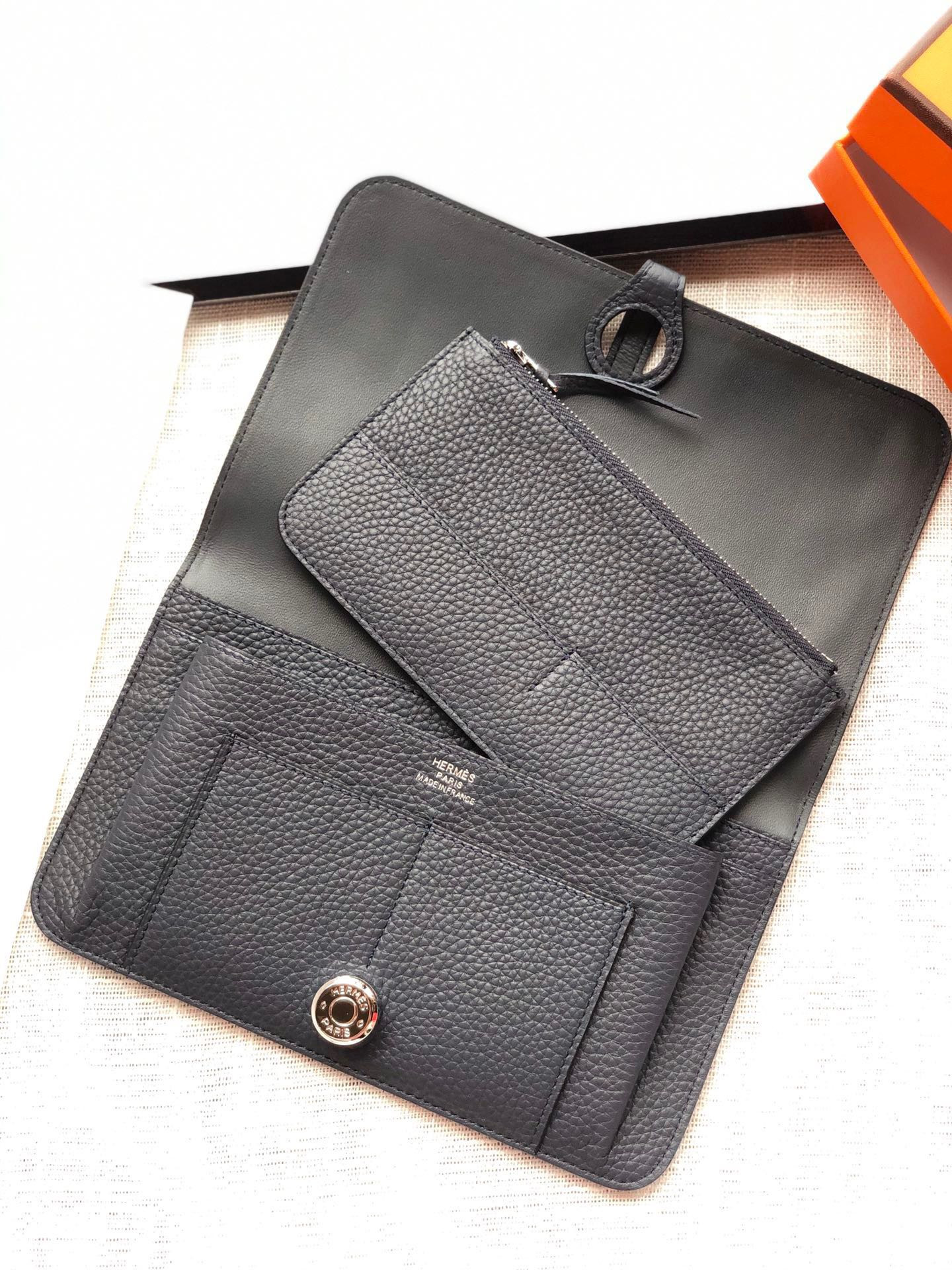 H**me5 dogon duo wallet 20.1cm