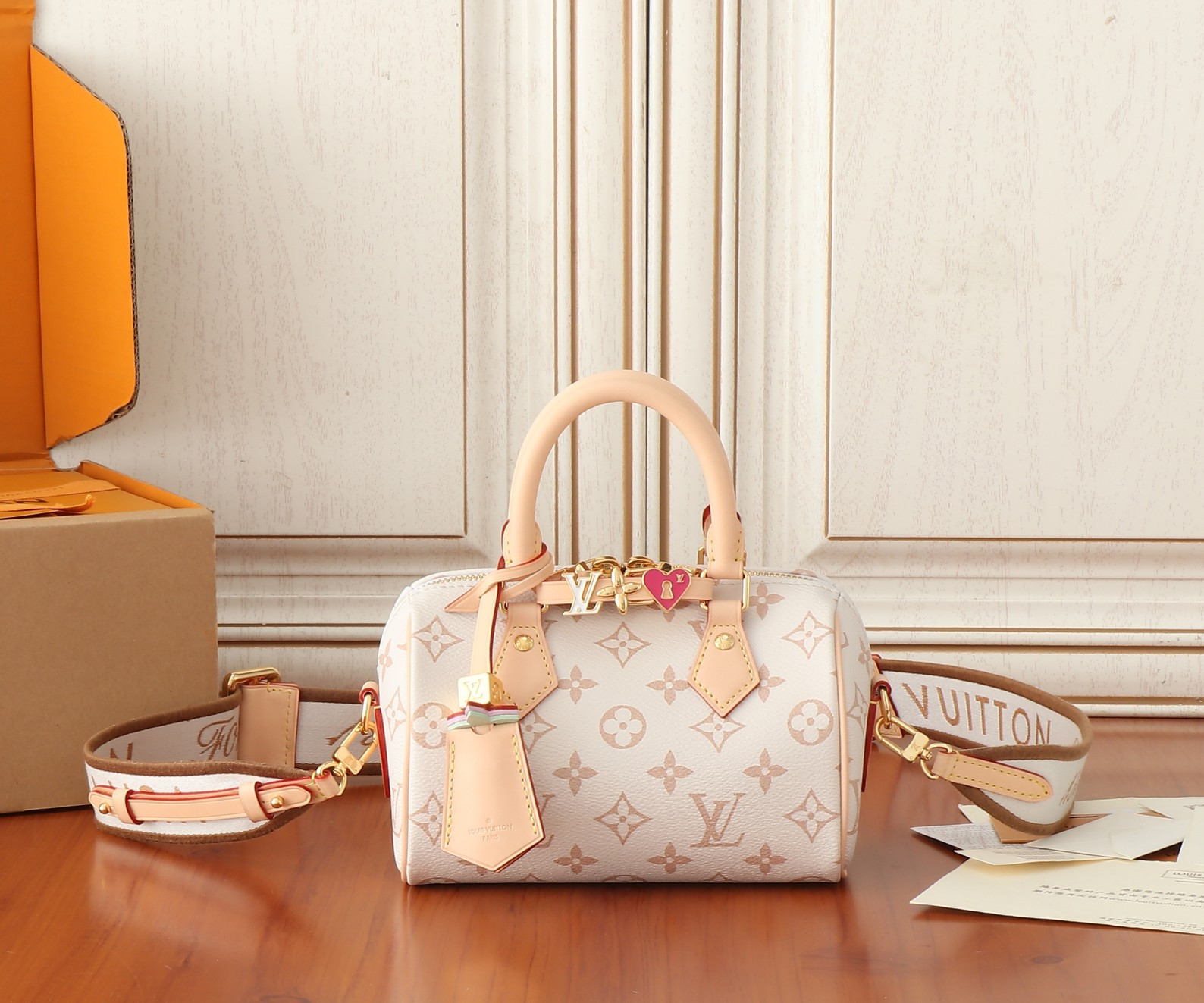 LV Speedy 18 M24474 18x12.5x11CM