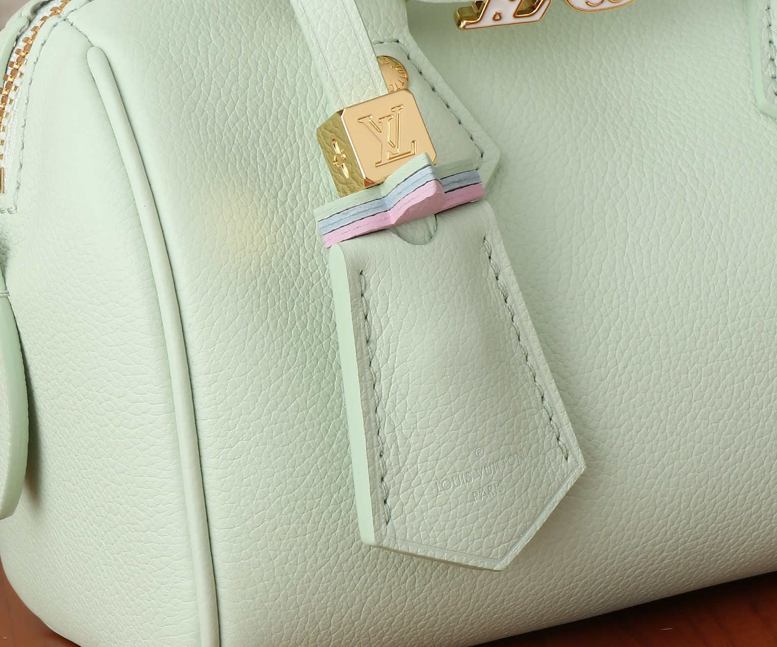 LV Speedy 18 M24605 18x12.5x11CM