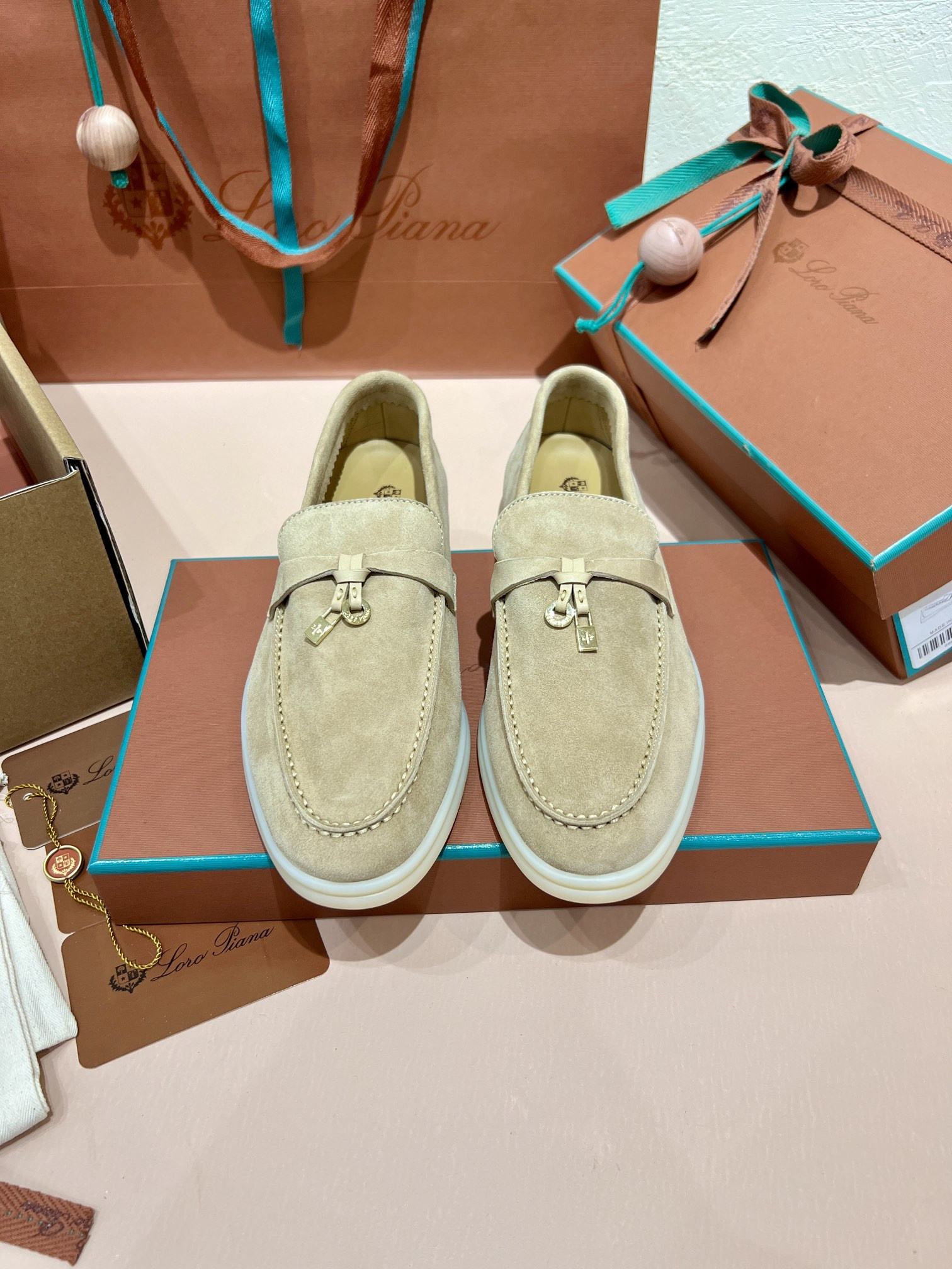 ua L**o p*ana summer charms walk loafers