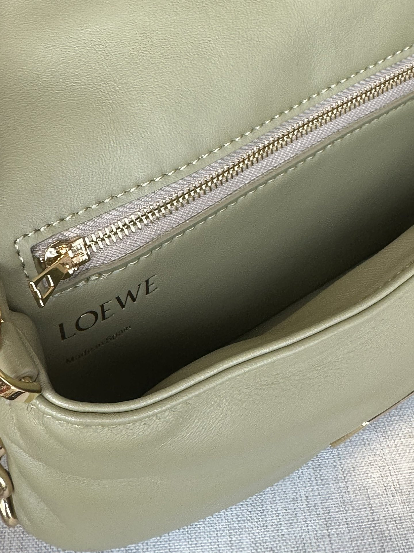 L0ew* mini puffer goya bag in shiny nappa lambskin 20x13x6cm