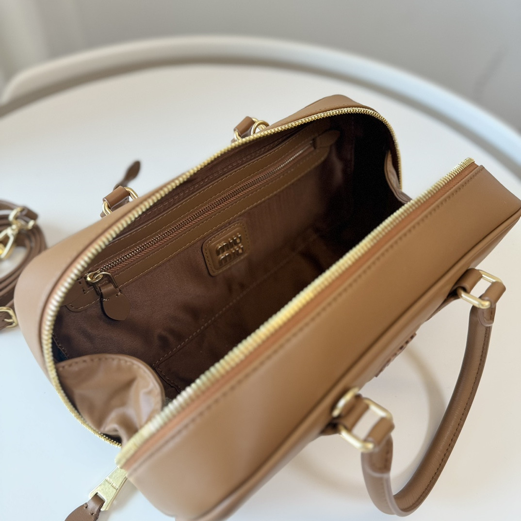 Miu Miu Arcadie leather bag 12x27x9cm