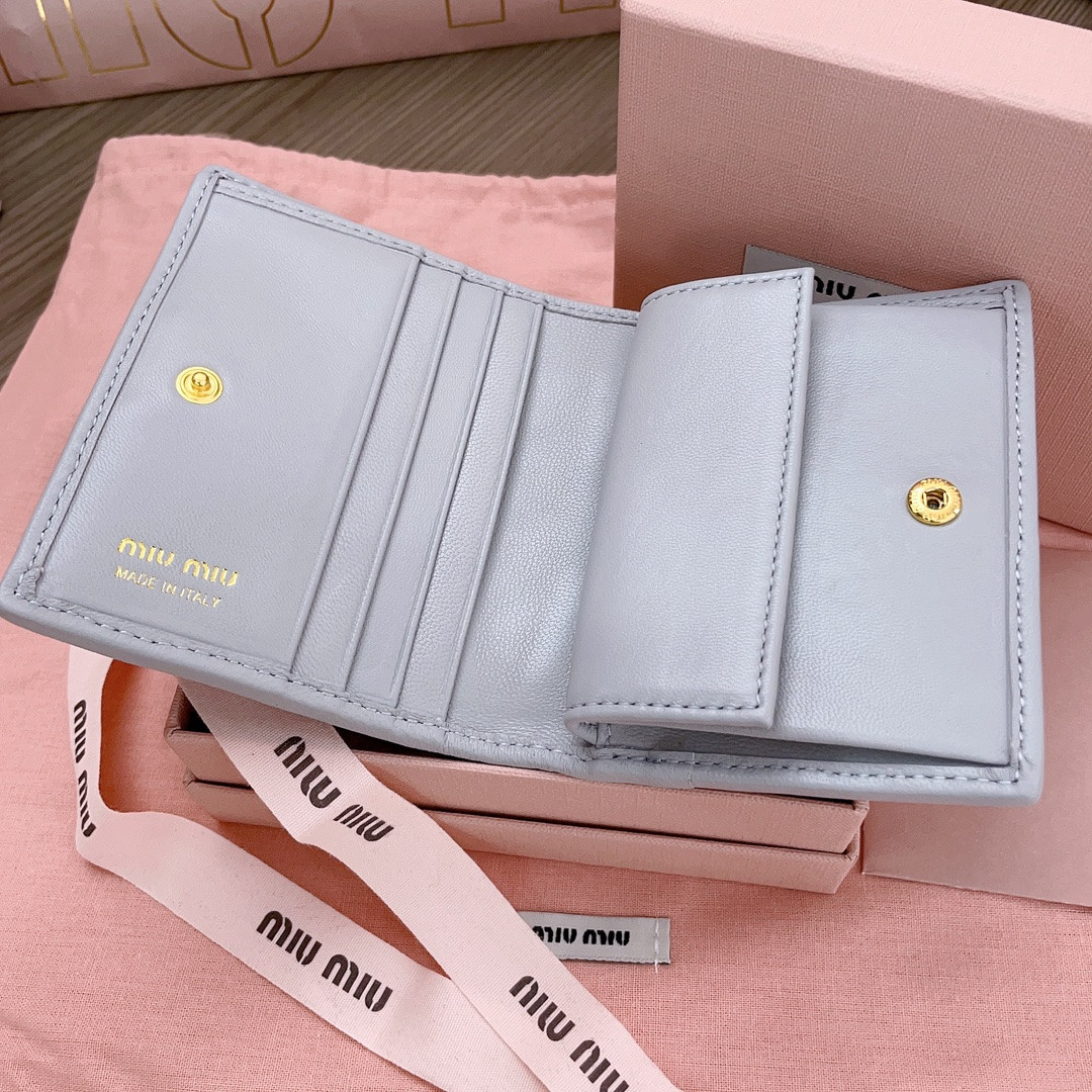 Miu Miu Small matelassé nappa leather wallet 11.2x8.5cm