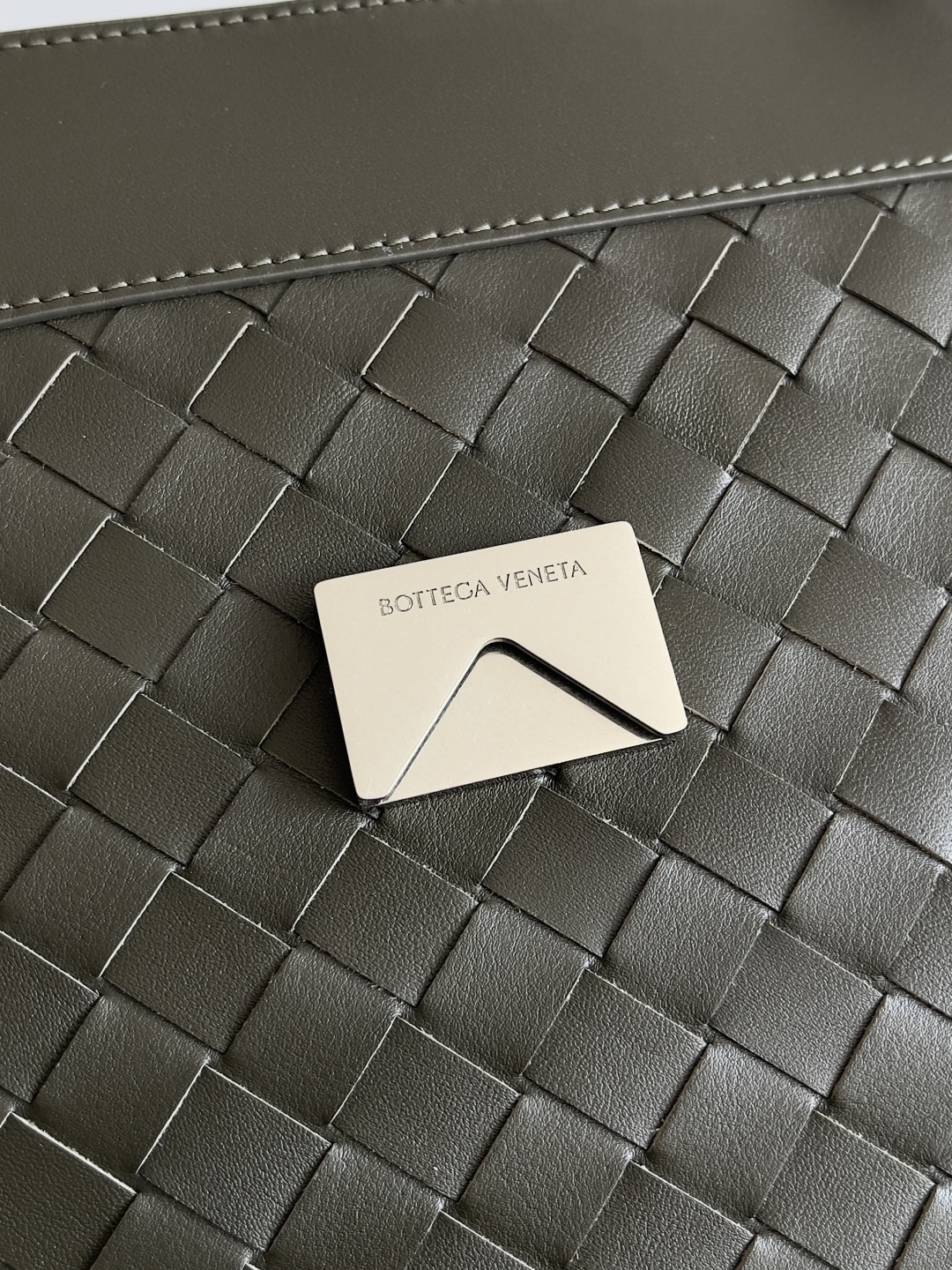 bo*te*ga Ve*ne*ta medium andiamo messenger 37x26x13cm