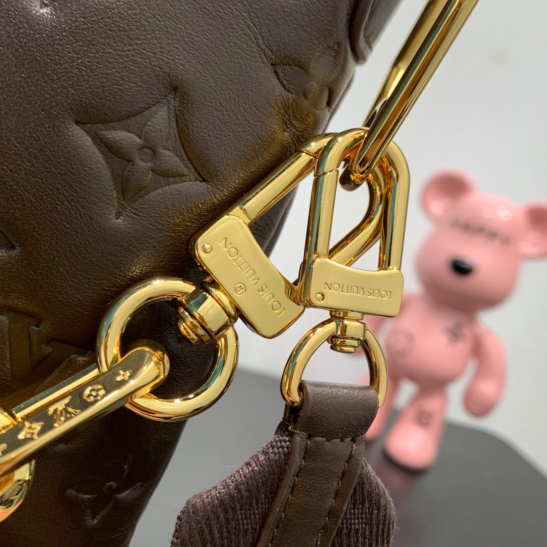 LV Coussin Hobo M12072 38x33x10CM