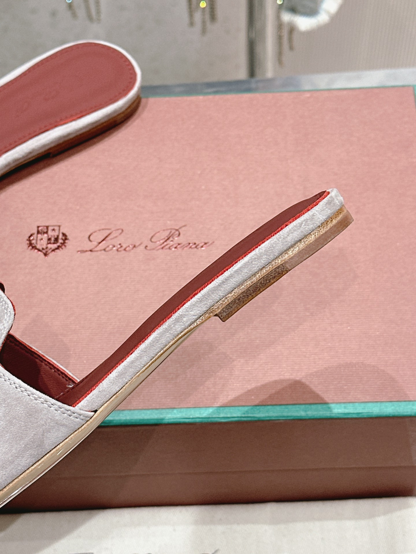 ua L**o p*ana summer charms sandal