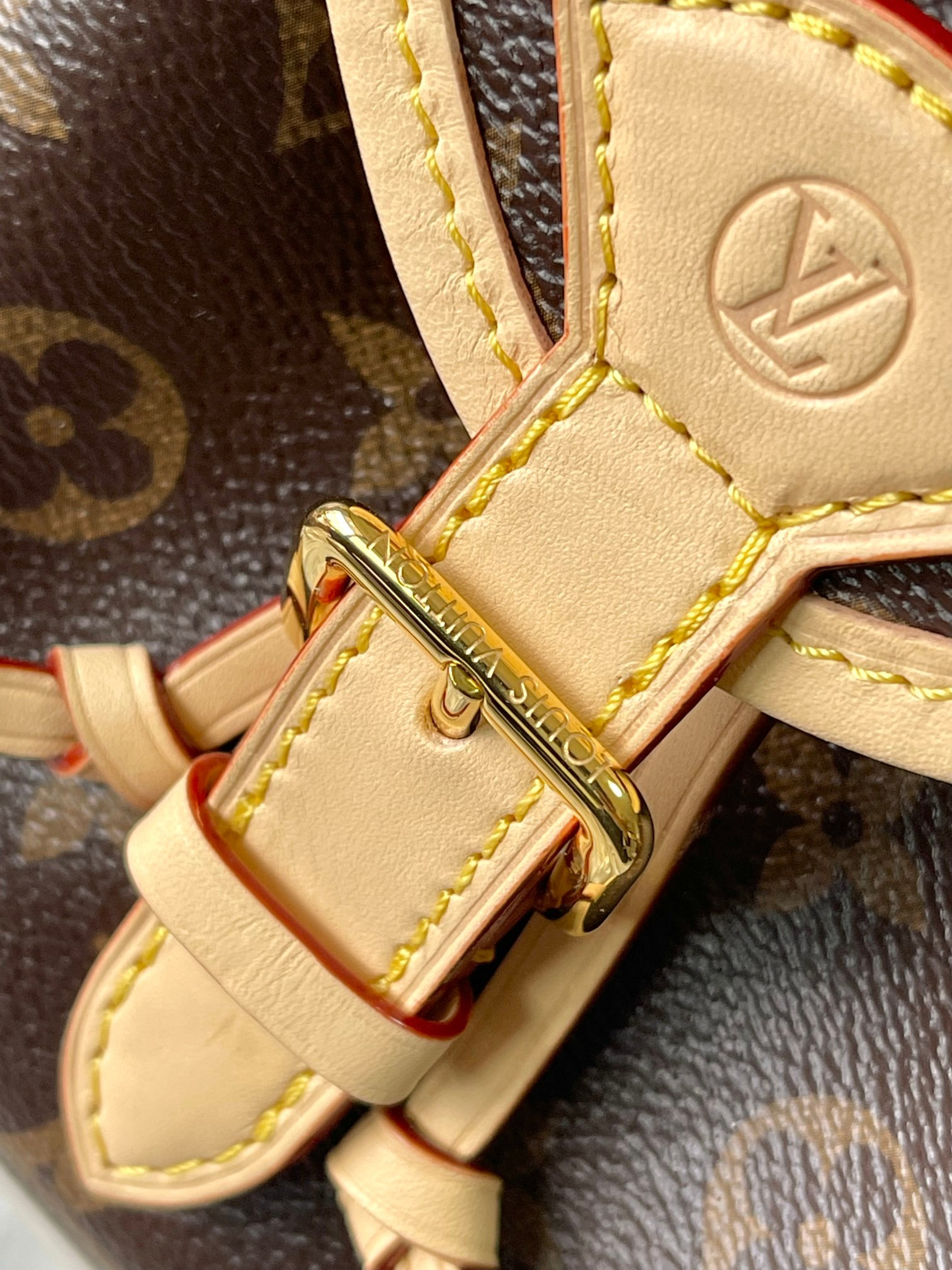 LV Odysse M25085 27 x 17 x 12 cm