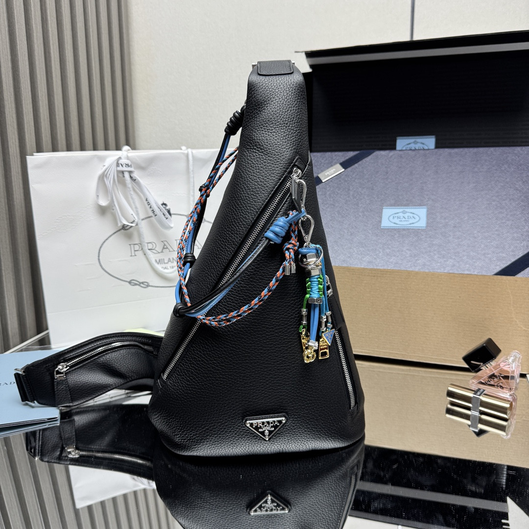 Pra*a cross leather bag 47.5x26.5x10cm