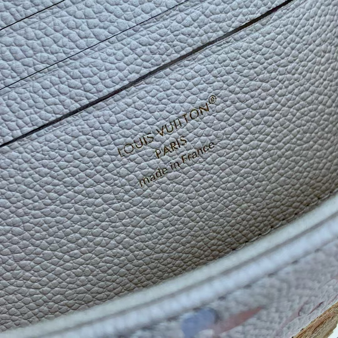 LV Nano Madeleine M25596 21x12.5x6cm