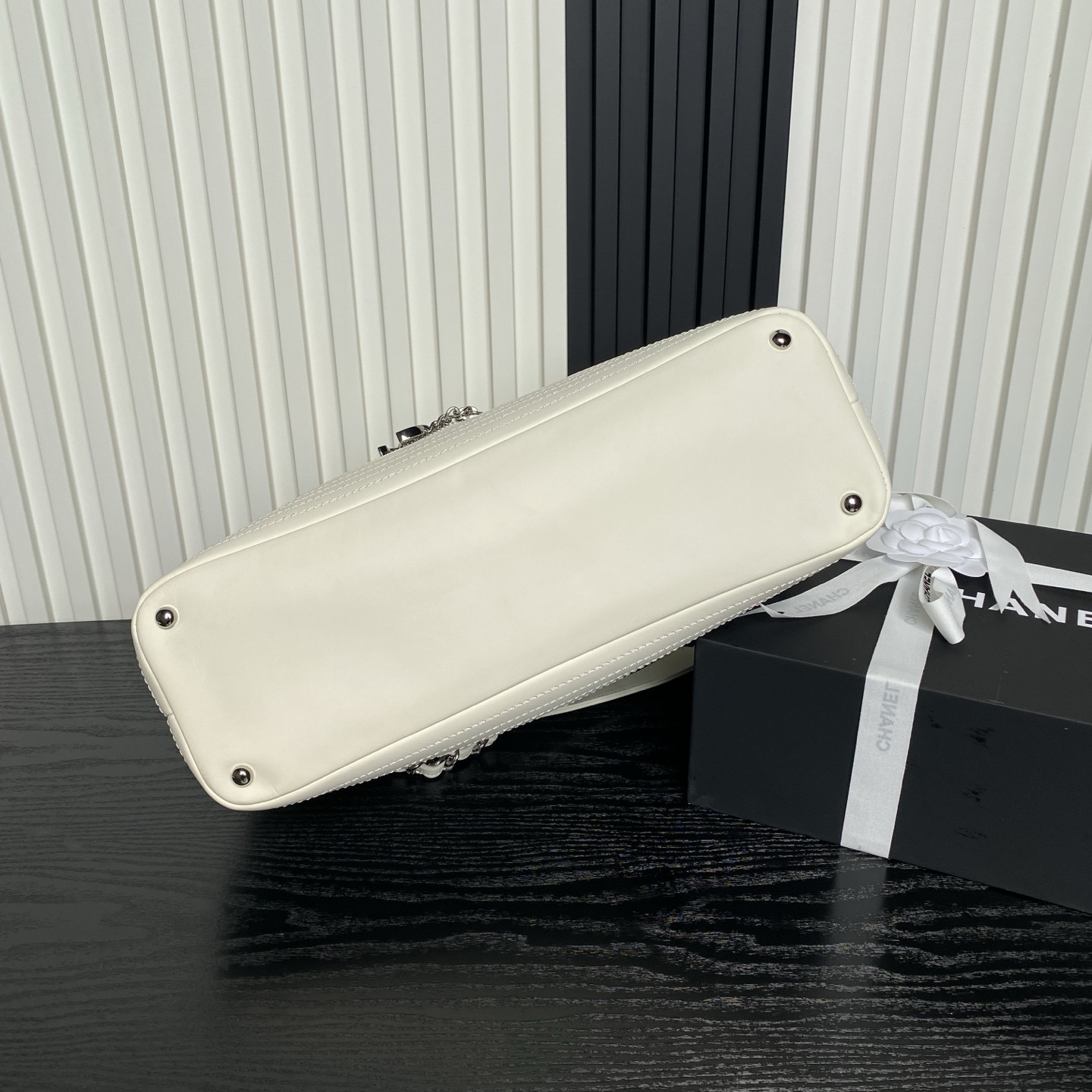 Ch*el vintage graffiti tote airport bag 36x24x12cm