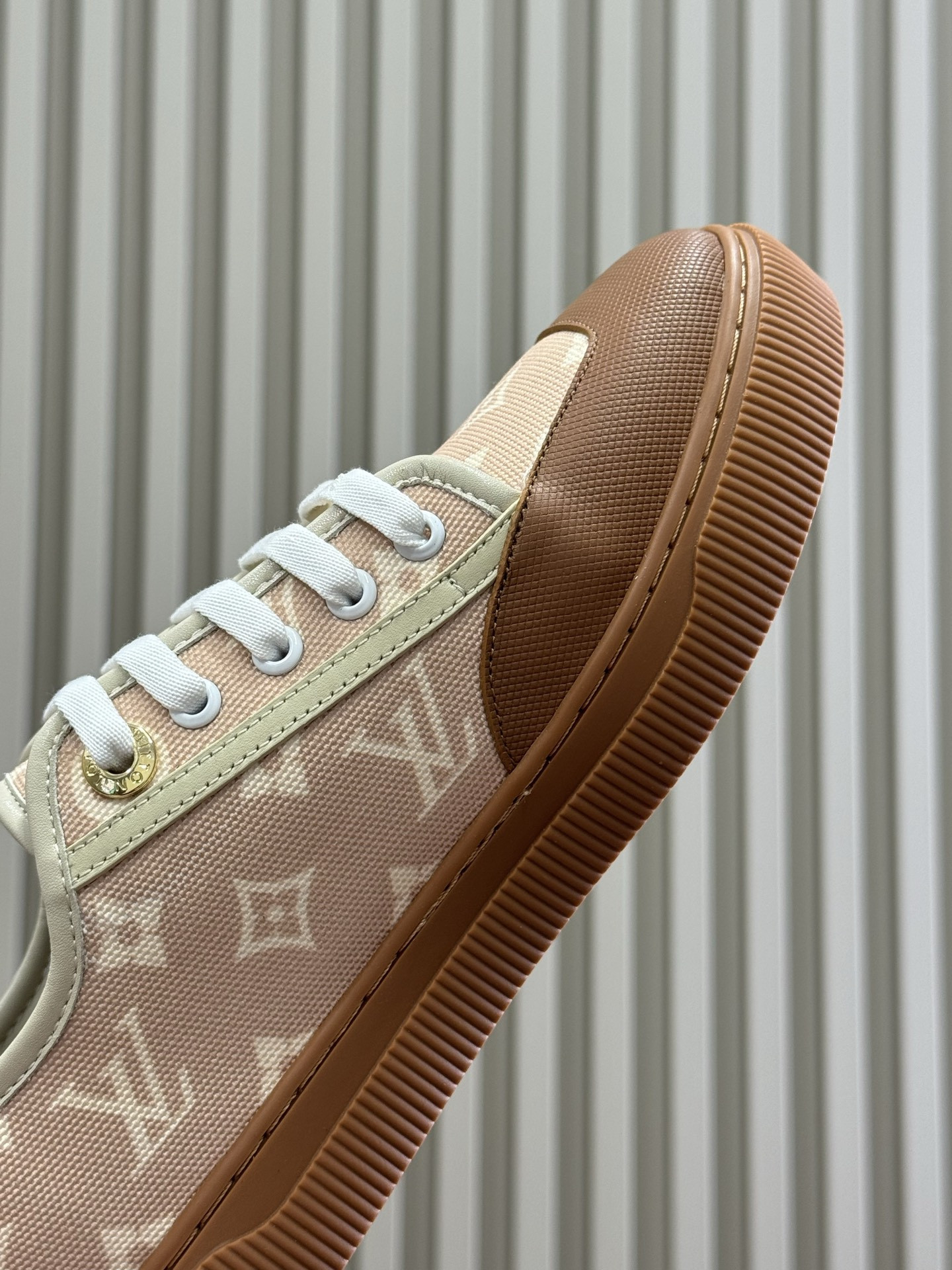 UA LV Lagoon Sneaker
